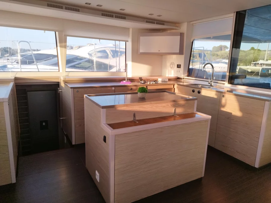 Lagoon 560 (Adeia II)  - 6