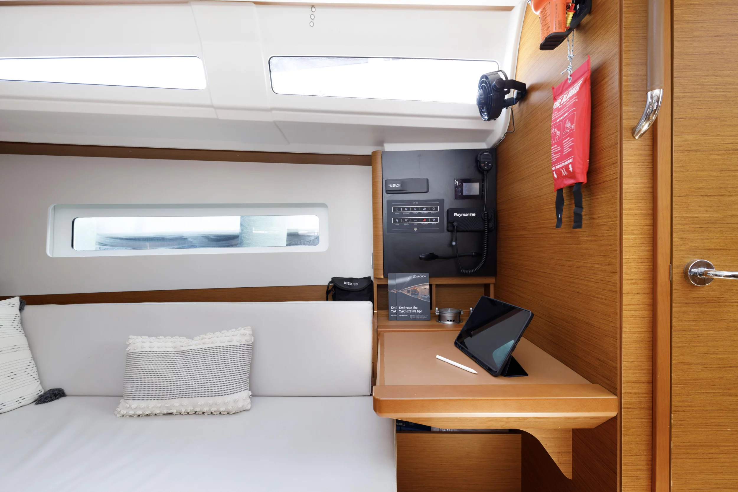Sun Odyssey 380 (Albion)  - 7