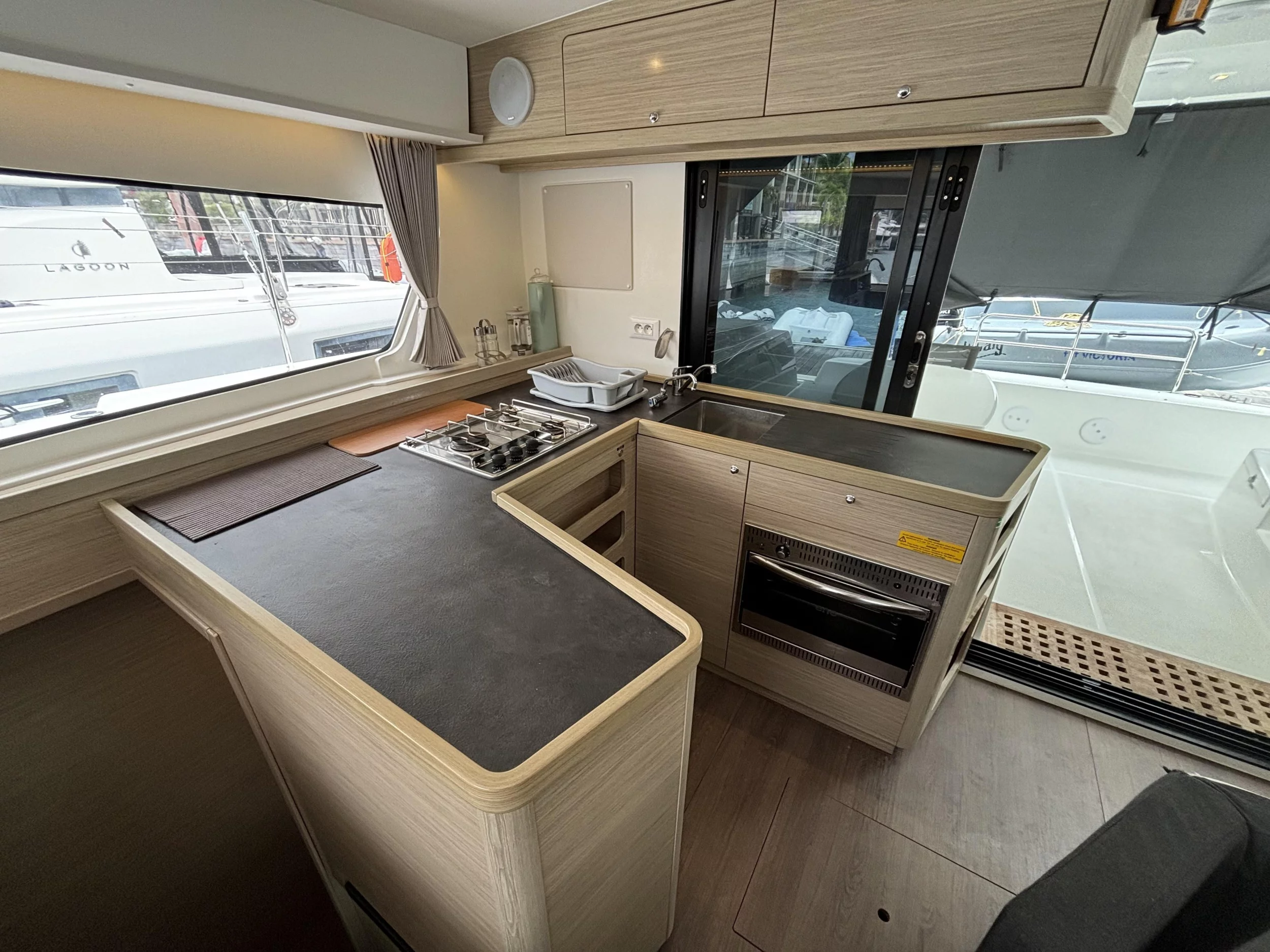 Lagoon 42 (Victoria) Interior image - 1