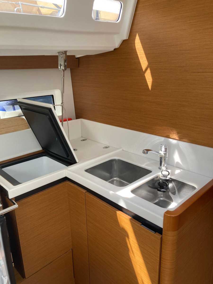 Sun Odyssey 440 — photo 10