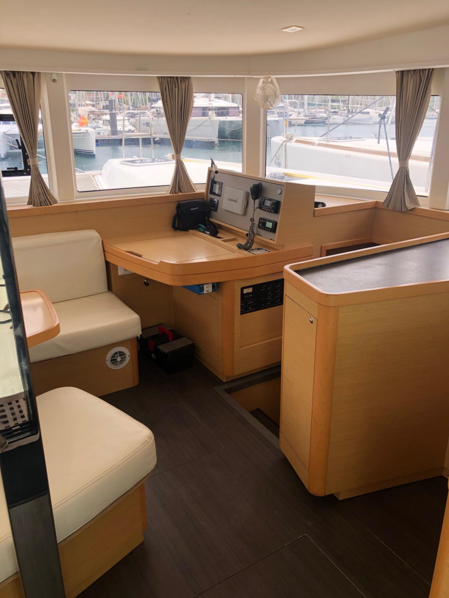 Lagoon 42 — photo 12
