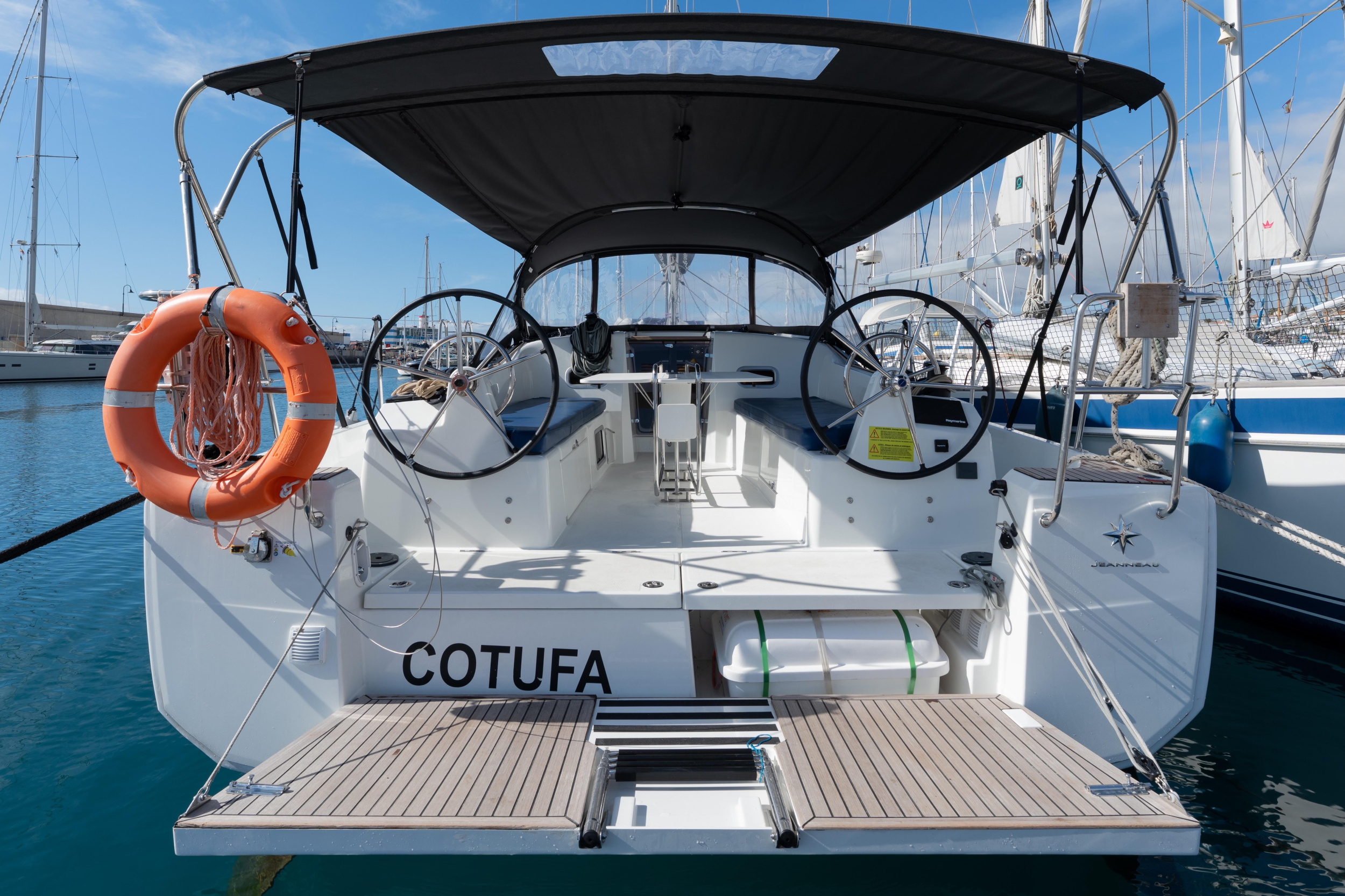 Sun Odyssey 380 — photo 4