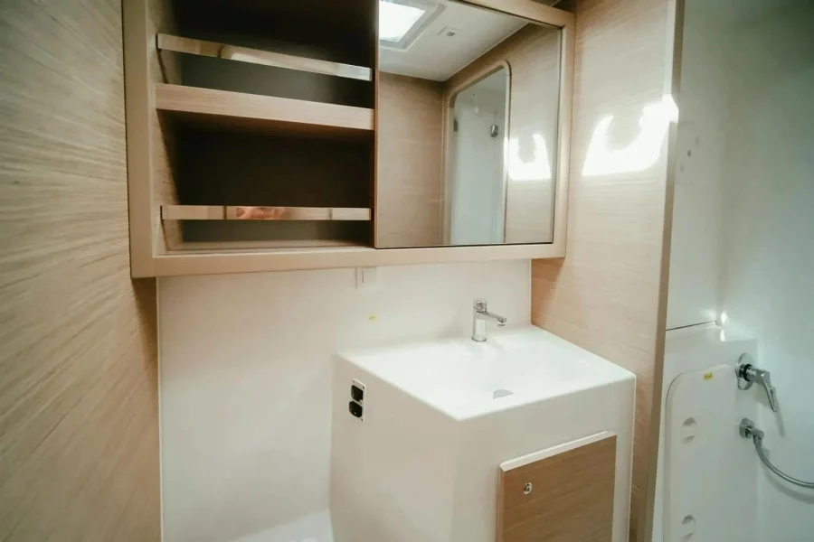 Lagoon 42 (Acantha)  - 7