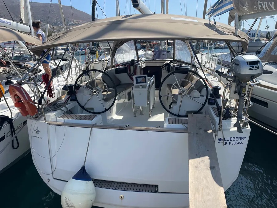 Sun Odyssey 419 — photo 1