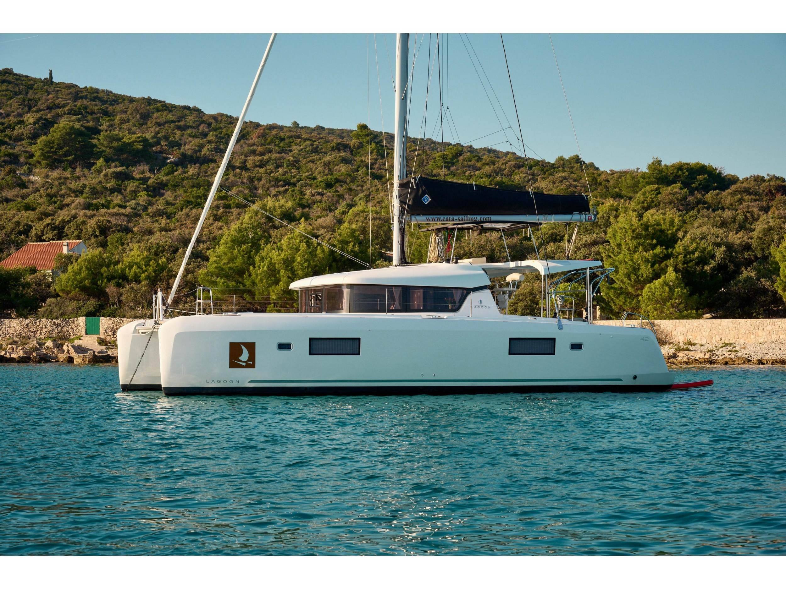 Photo #1 - Lagoon 42 (ARIELLE) in Trogir - 3931