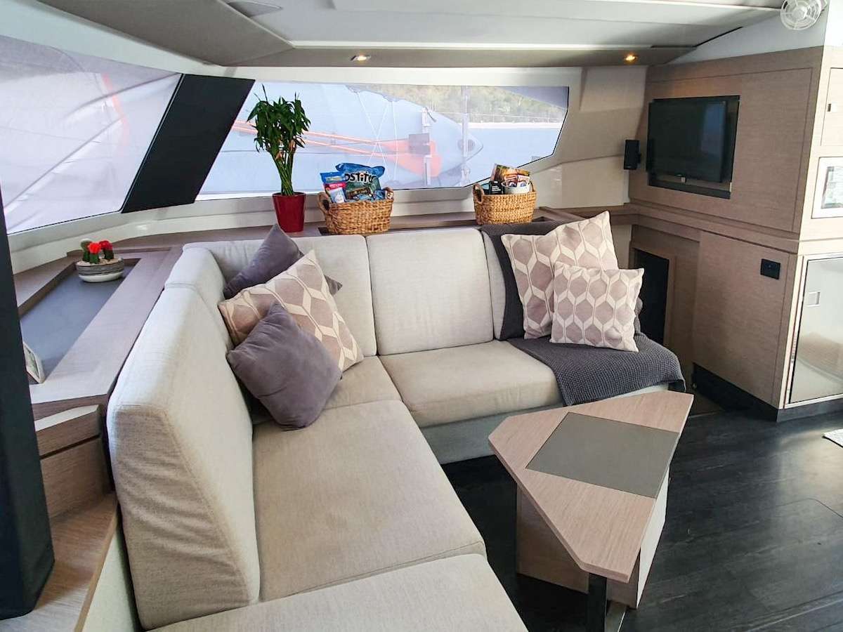 Photo #3 - Fountaine Pajot Saona 47 (Champs-Elysees) en Road Town - 19218