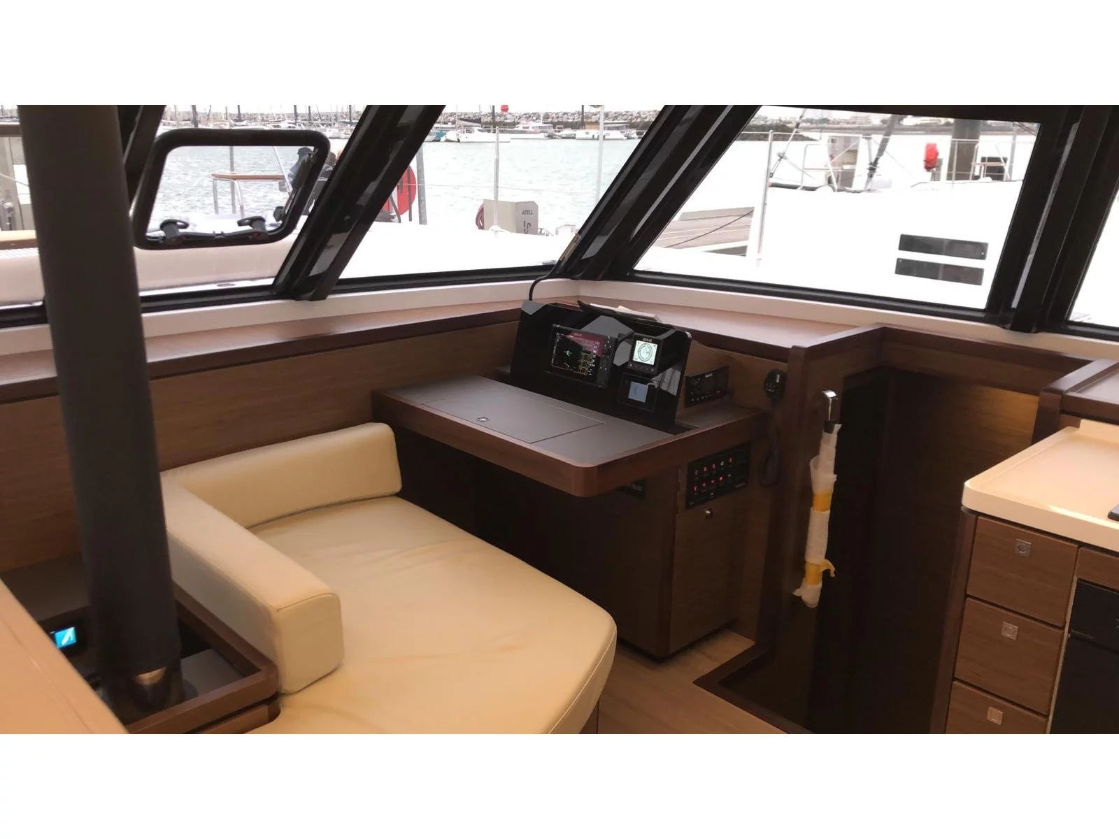 Nautitech 46 Fly (Sardinia) Interior image - 21