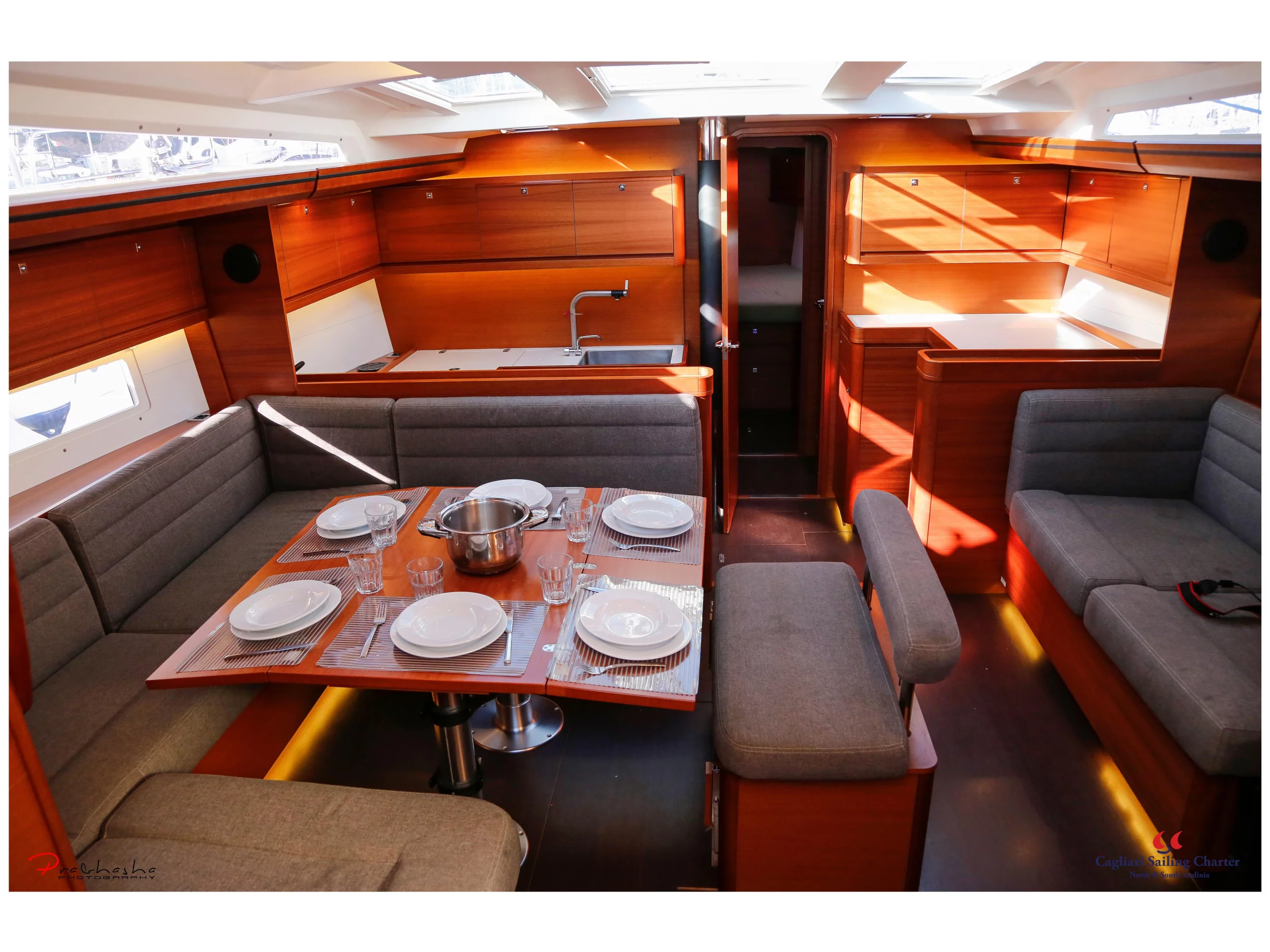 Dufour 520 GL (Cala di Volpe) Interior image - 12