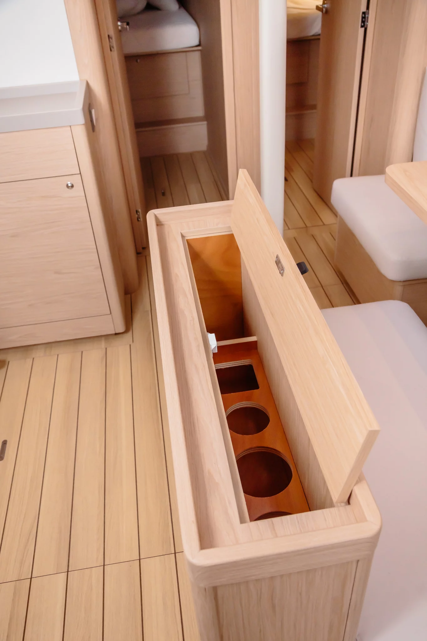 Oceanis 46.1 (5 cab) (Alke - Standard line) interior - 10