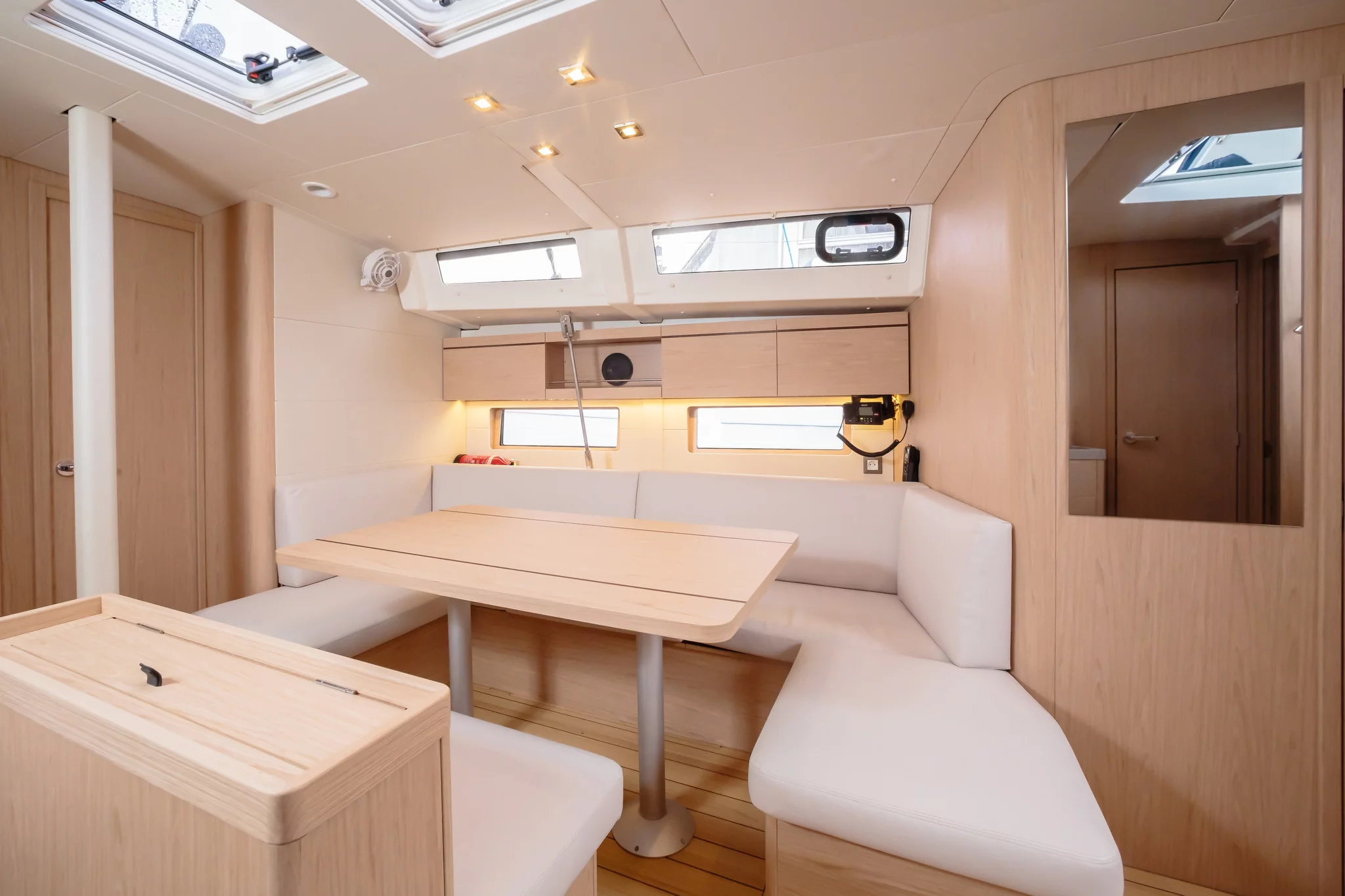 Oceanis 46.1 (5 cab) (Alke - Standard line) interni - 2