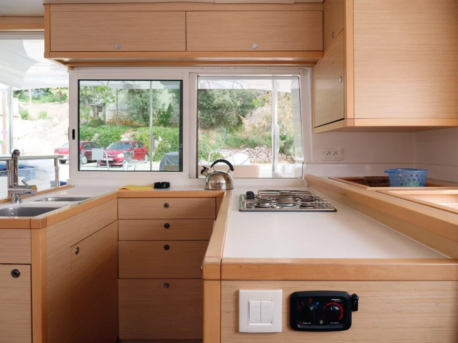 Lagoon 450 (MADAGASCAR) Interior - kitchen (photo taken 2019) - 10