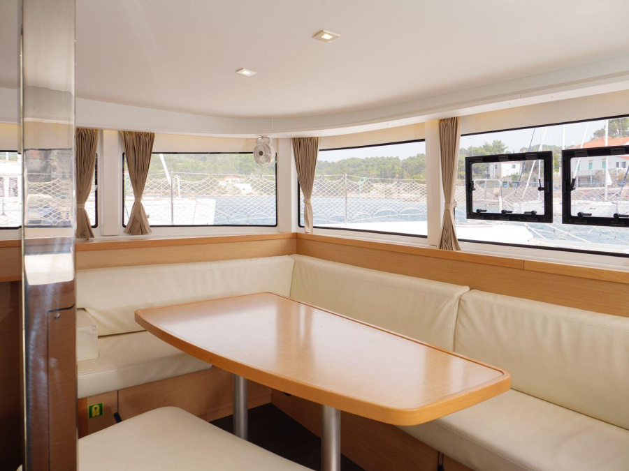 Lagoon 42 — photo 18