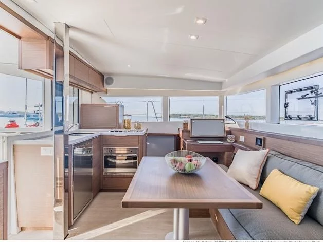 Lagoon 40 (TARTAROUGA) Interior image - 1