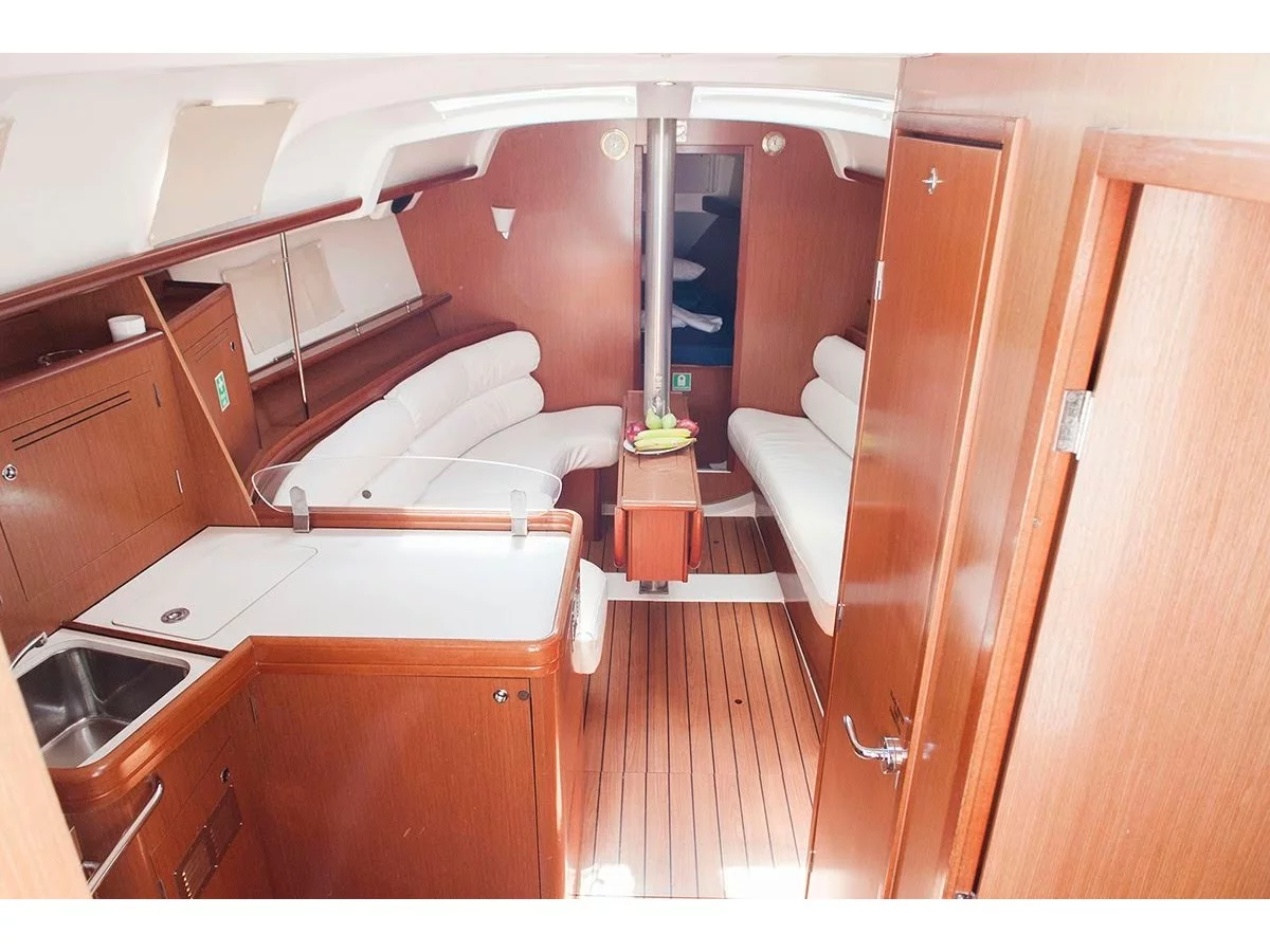 Oceanis 34.3 (S/Y Ariadne) Interior image - 4