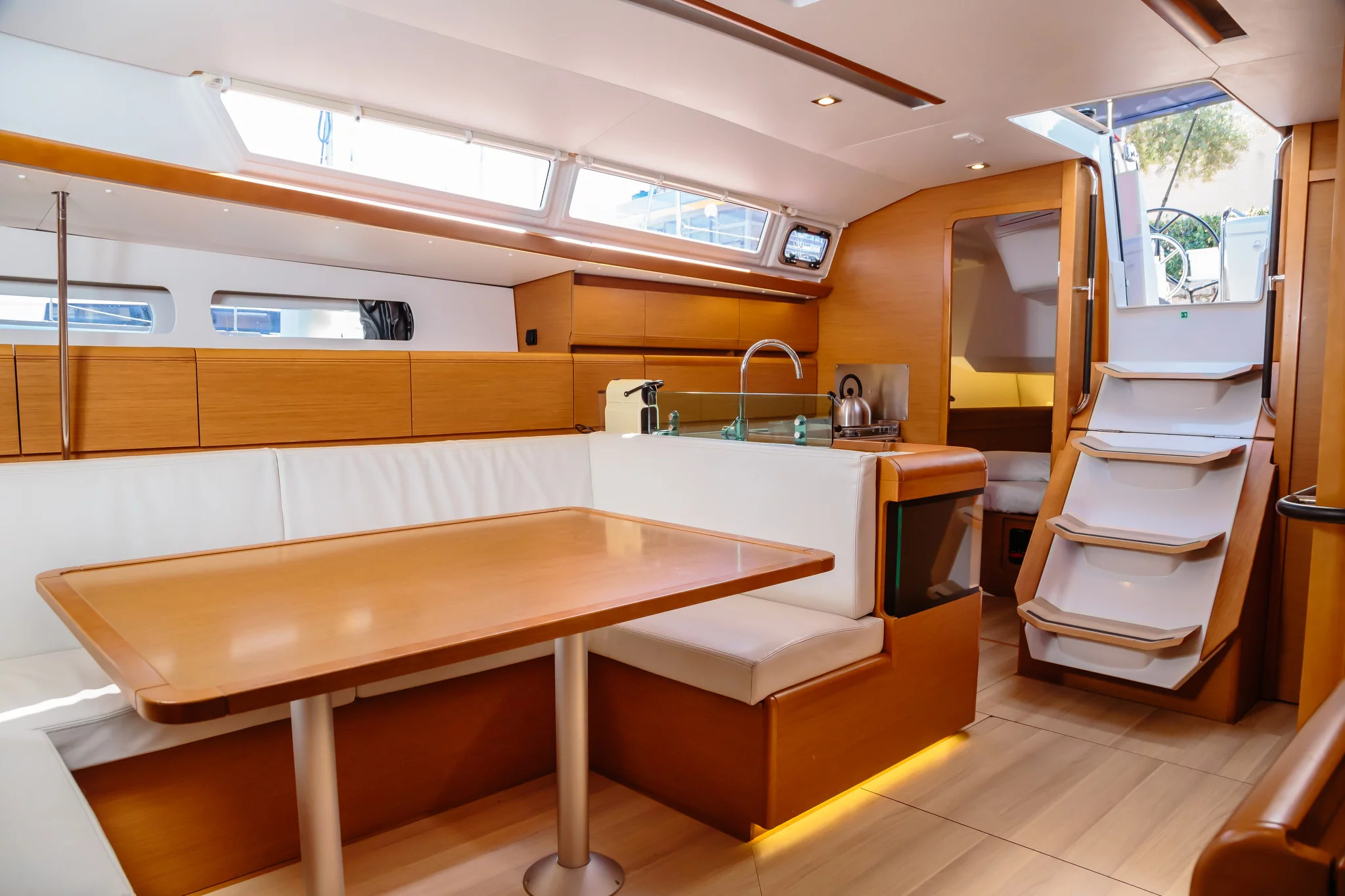Sun Odyssey 449 (Ilios - Standard line) dinette - 15