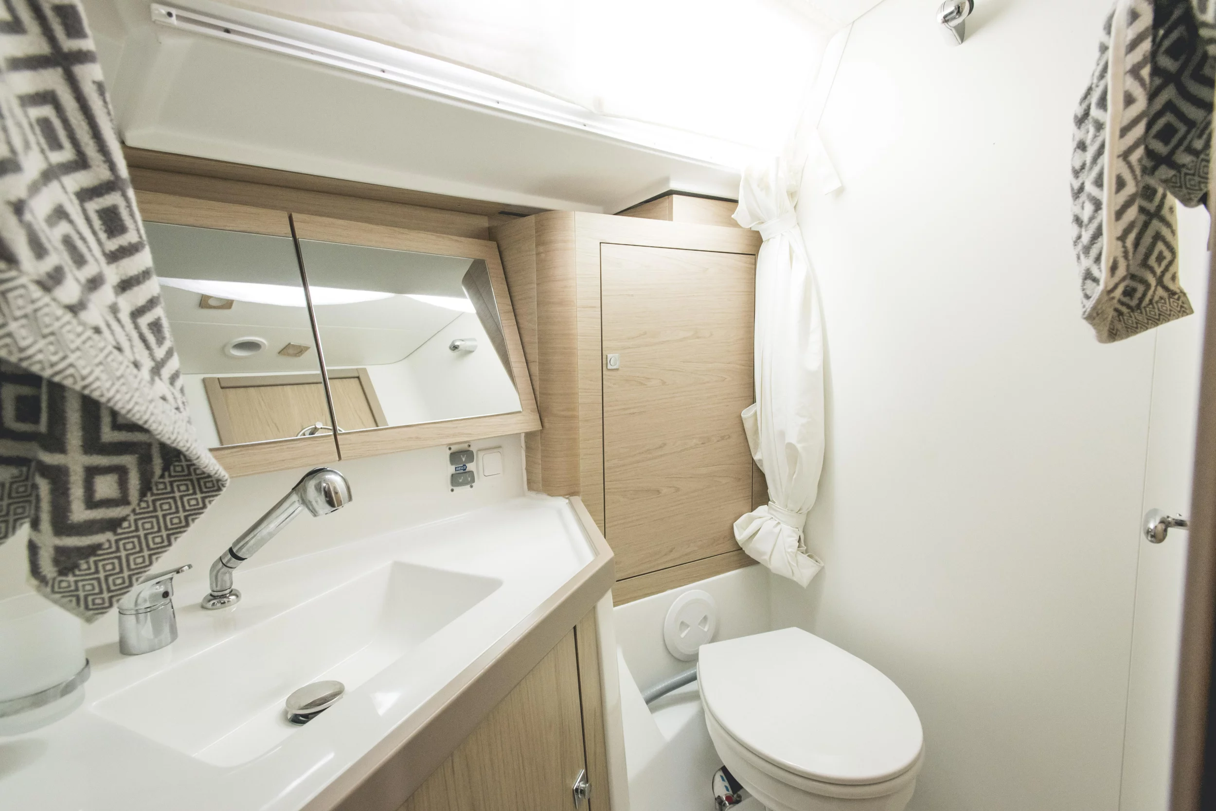 Oceanis 45 (Ayther - Standard line) bagno - 2