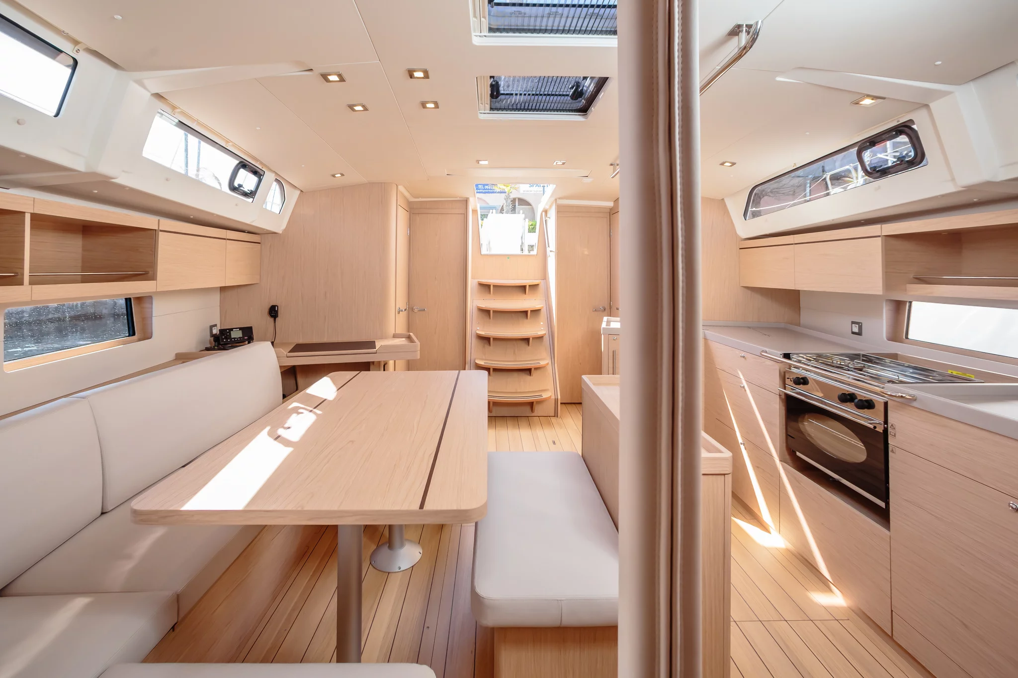 Oceanis 46.1 (Aletheia - Standard line) dinette - 12
