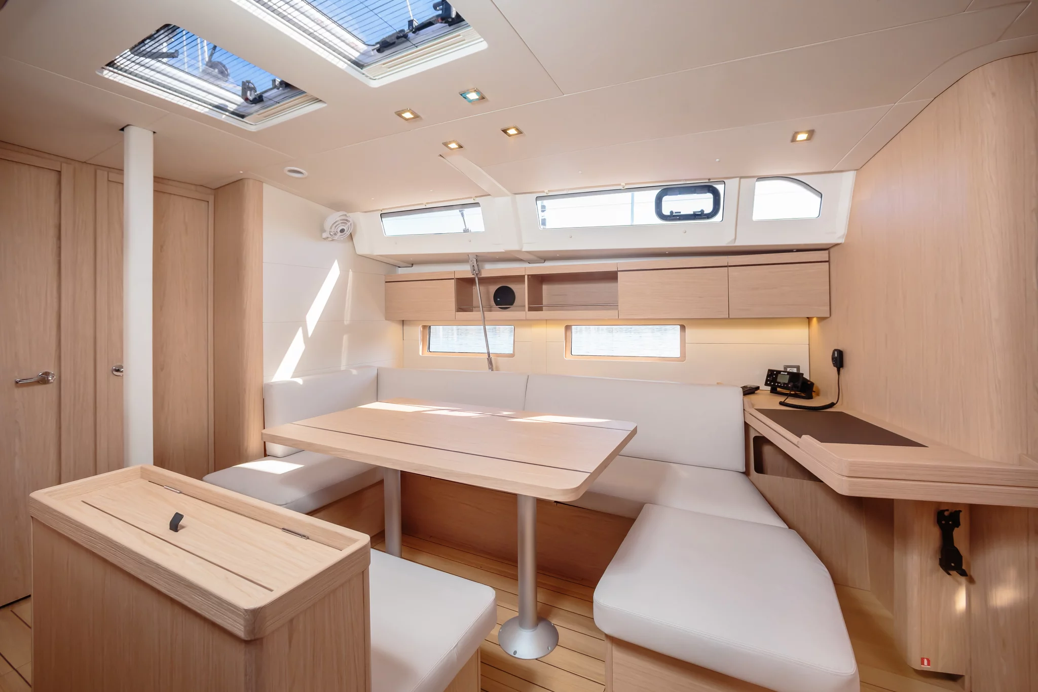Oceanis 46.1 (5 cab) (Azalea - Comfort line)  - 10