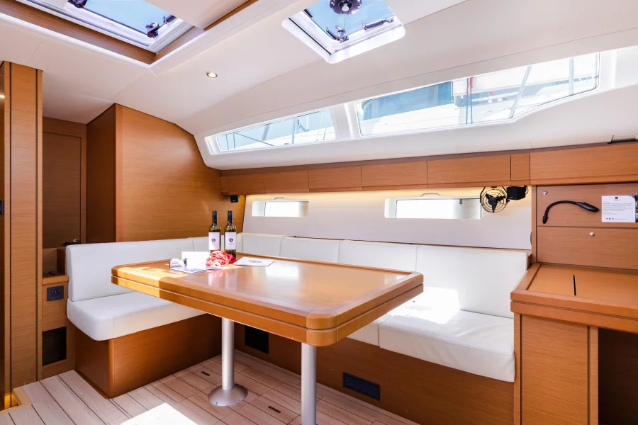 Sun Odyssey 519 - 5 cabs (AETHRA)  - 12