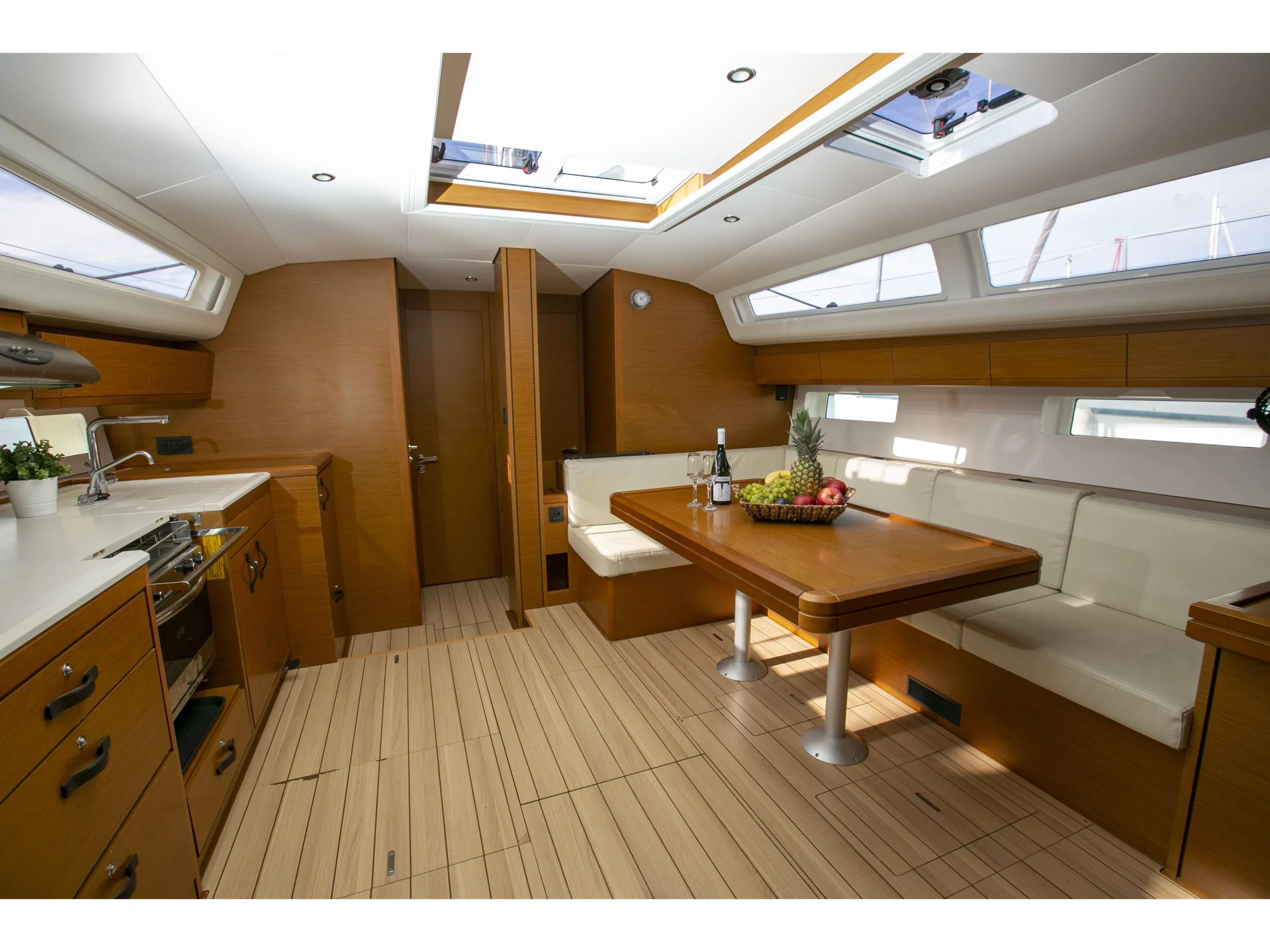 Jeanneau 54 (AMAZING ELLI) Interior image - 32