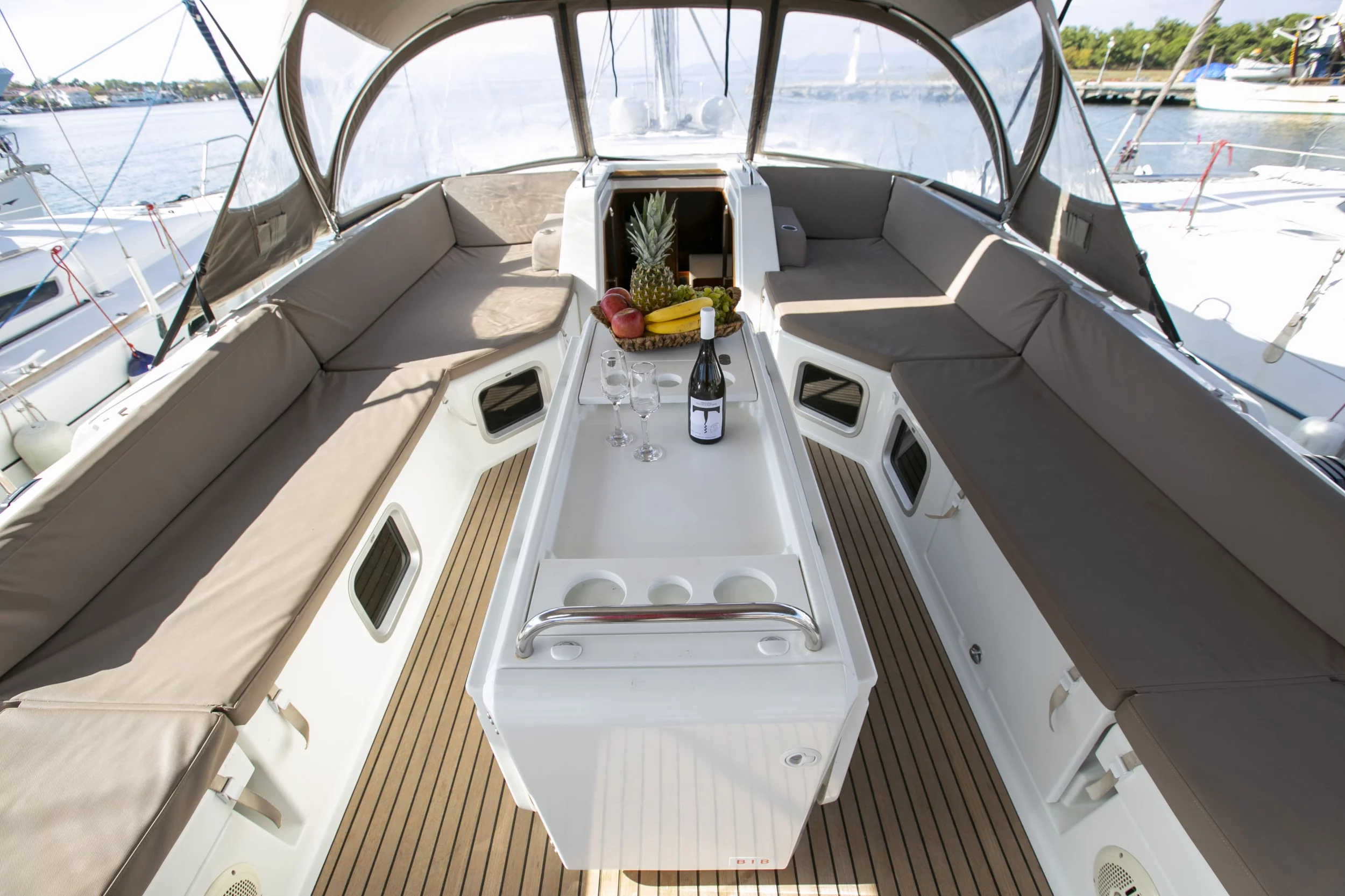 Jeanneau 54 (AMAZING ELLI)  - 2