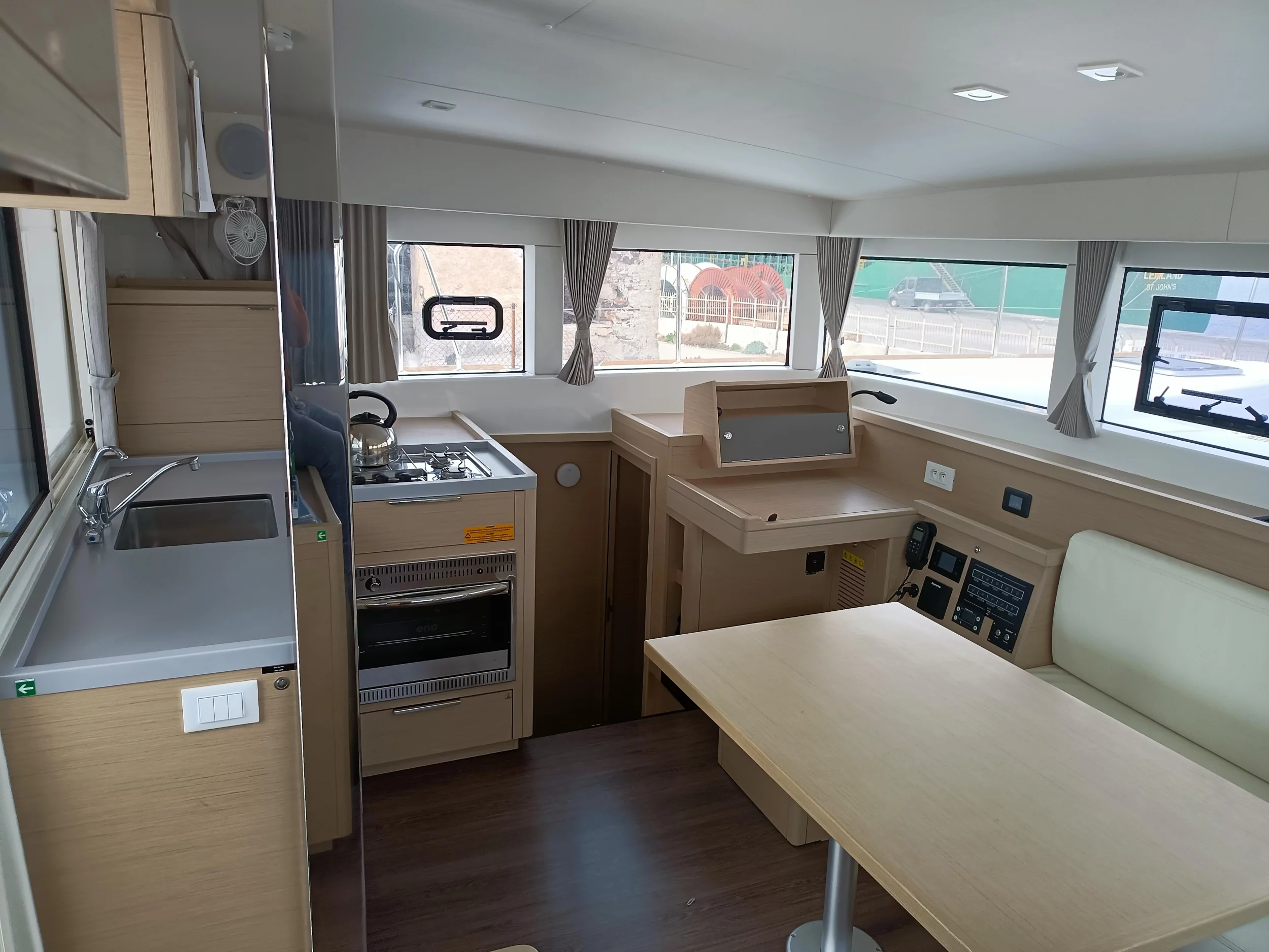 Lagoon 40 (Nami Maru) Interior image - 6