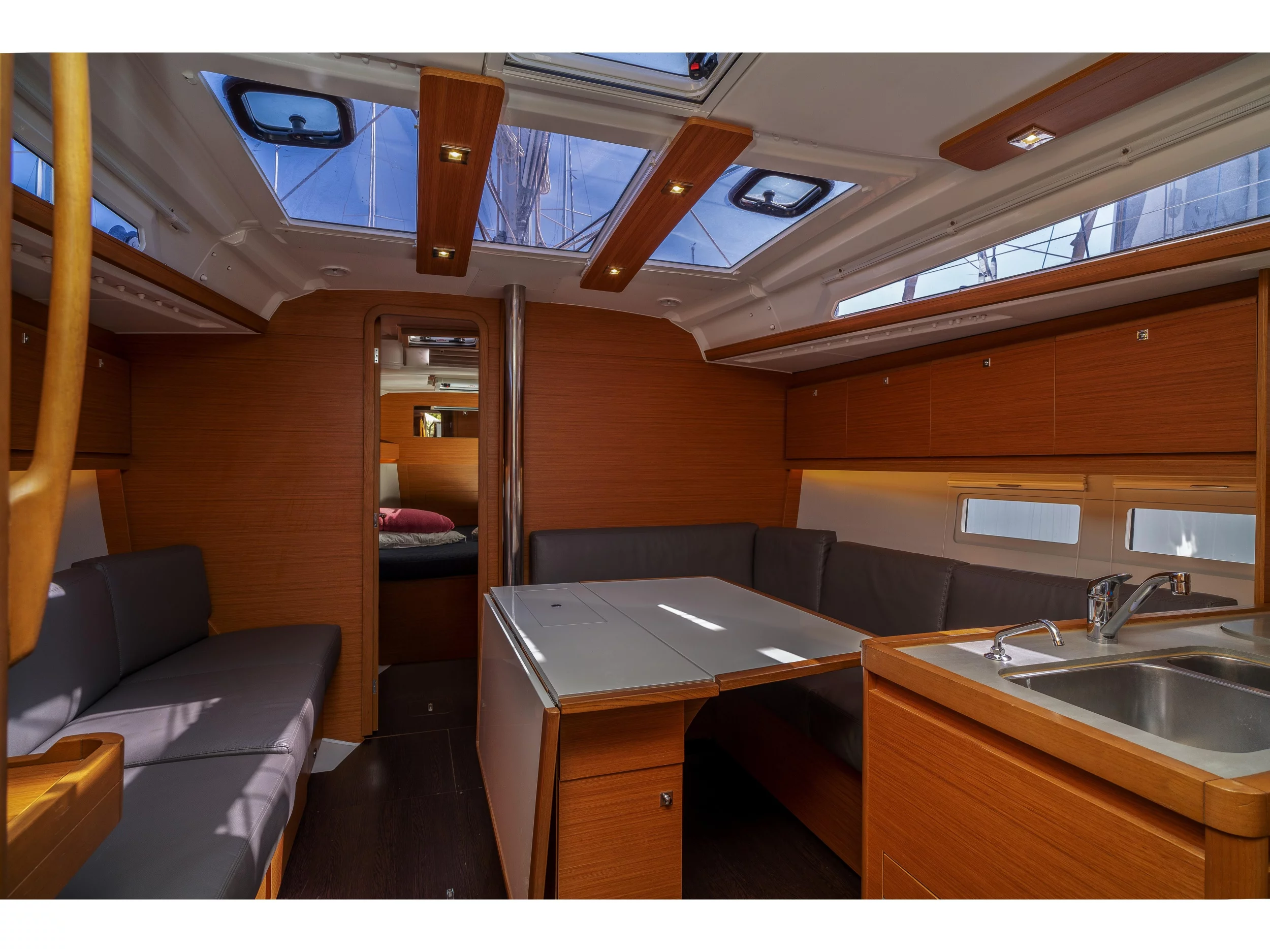 Dufour 390 Grand Large (Giustina) Interior image - 2