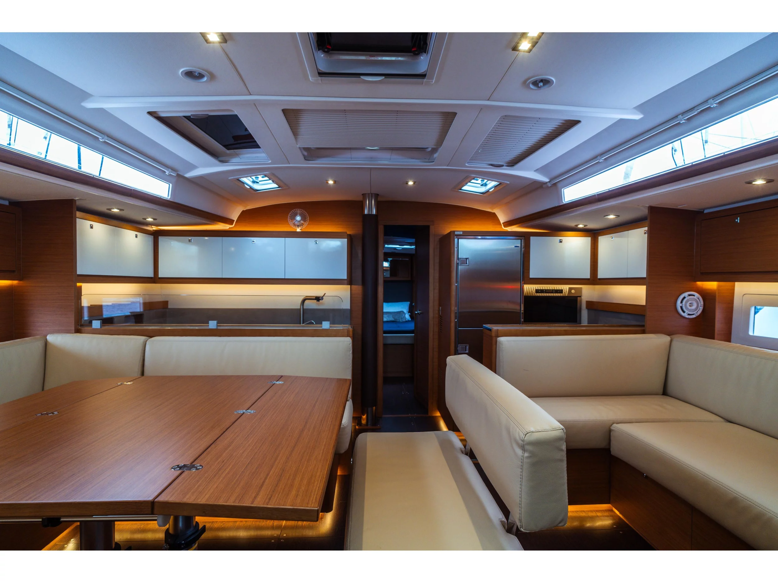 Dufour 530 (Vanessa) Interior image - 1