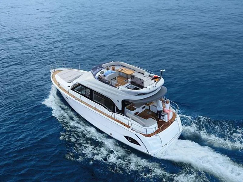 Bavaria E40 Fly (Aquatic Vita)  - 5