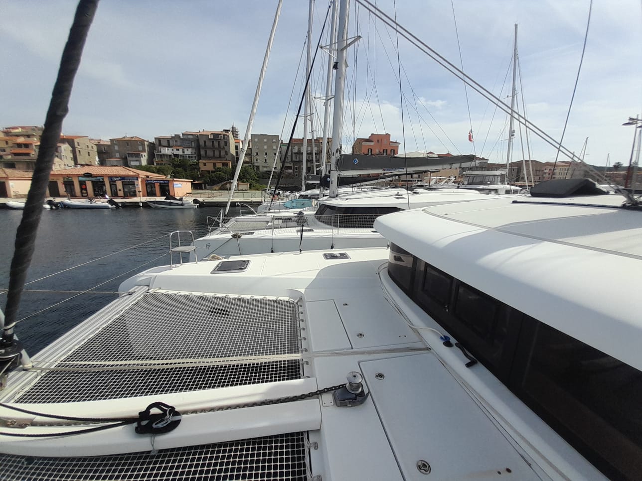 Lagoon 42 — photo 20