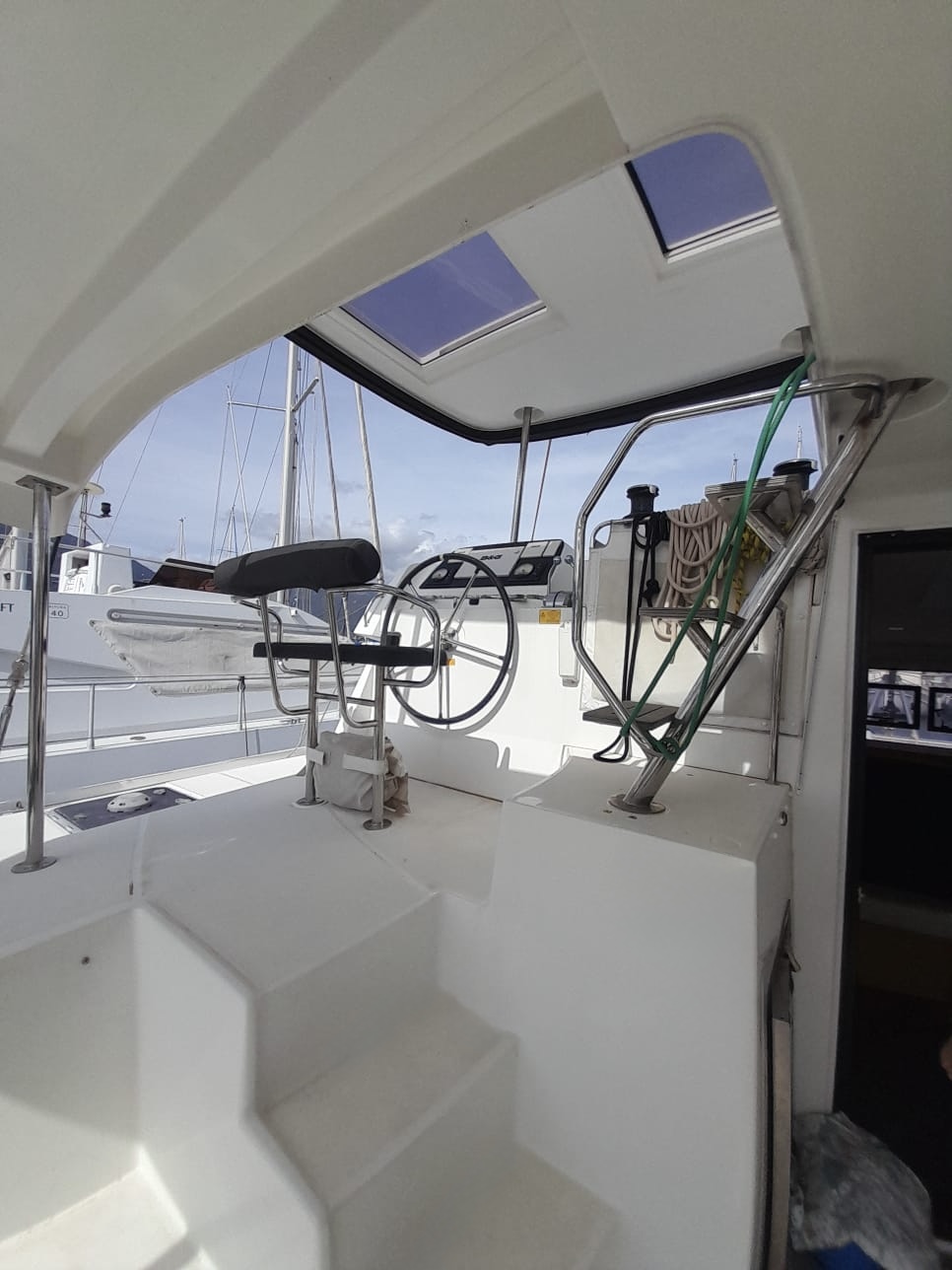 Lagoon 42 — photo 2