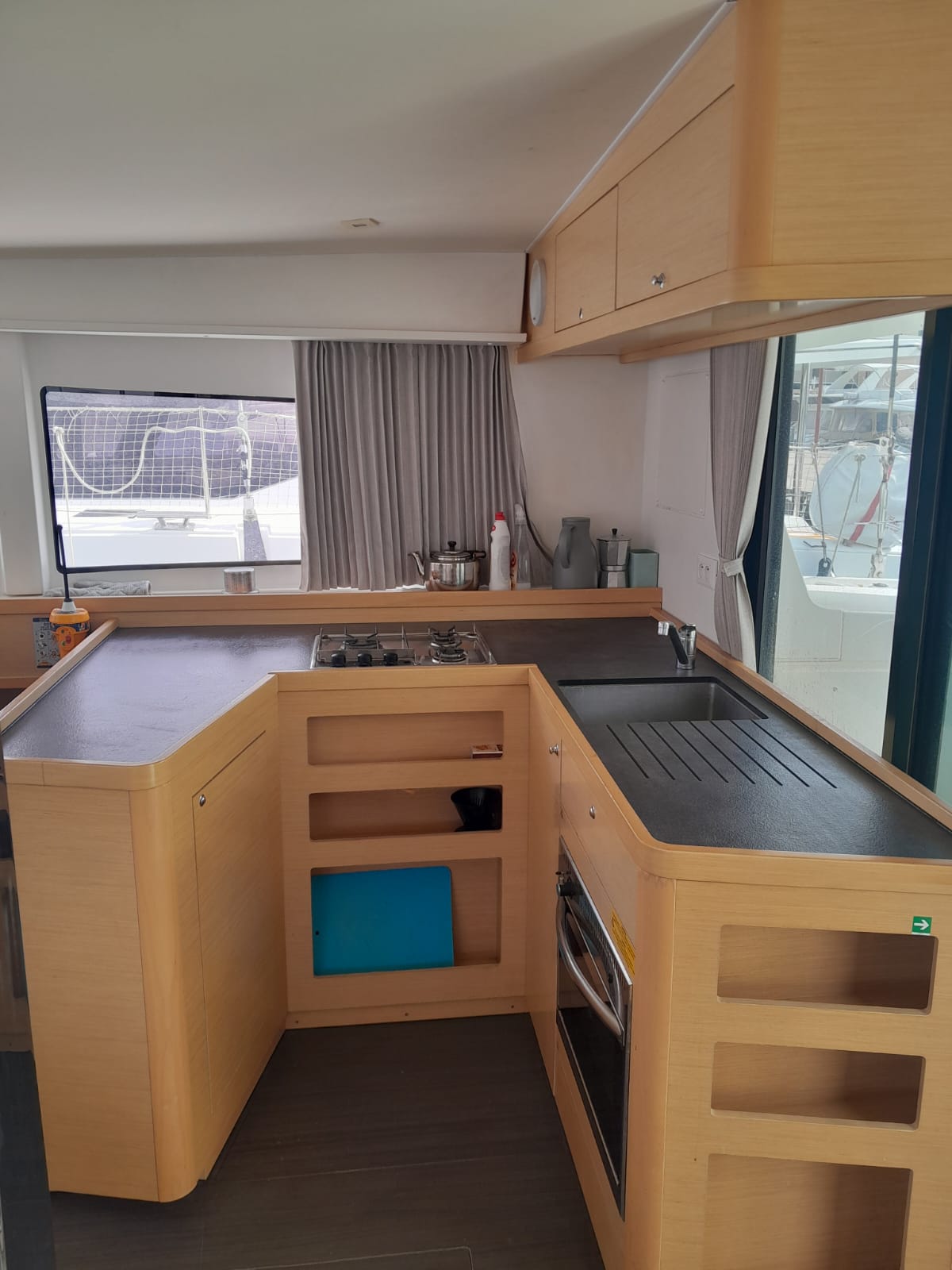Lagoon 42 — photo 10