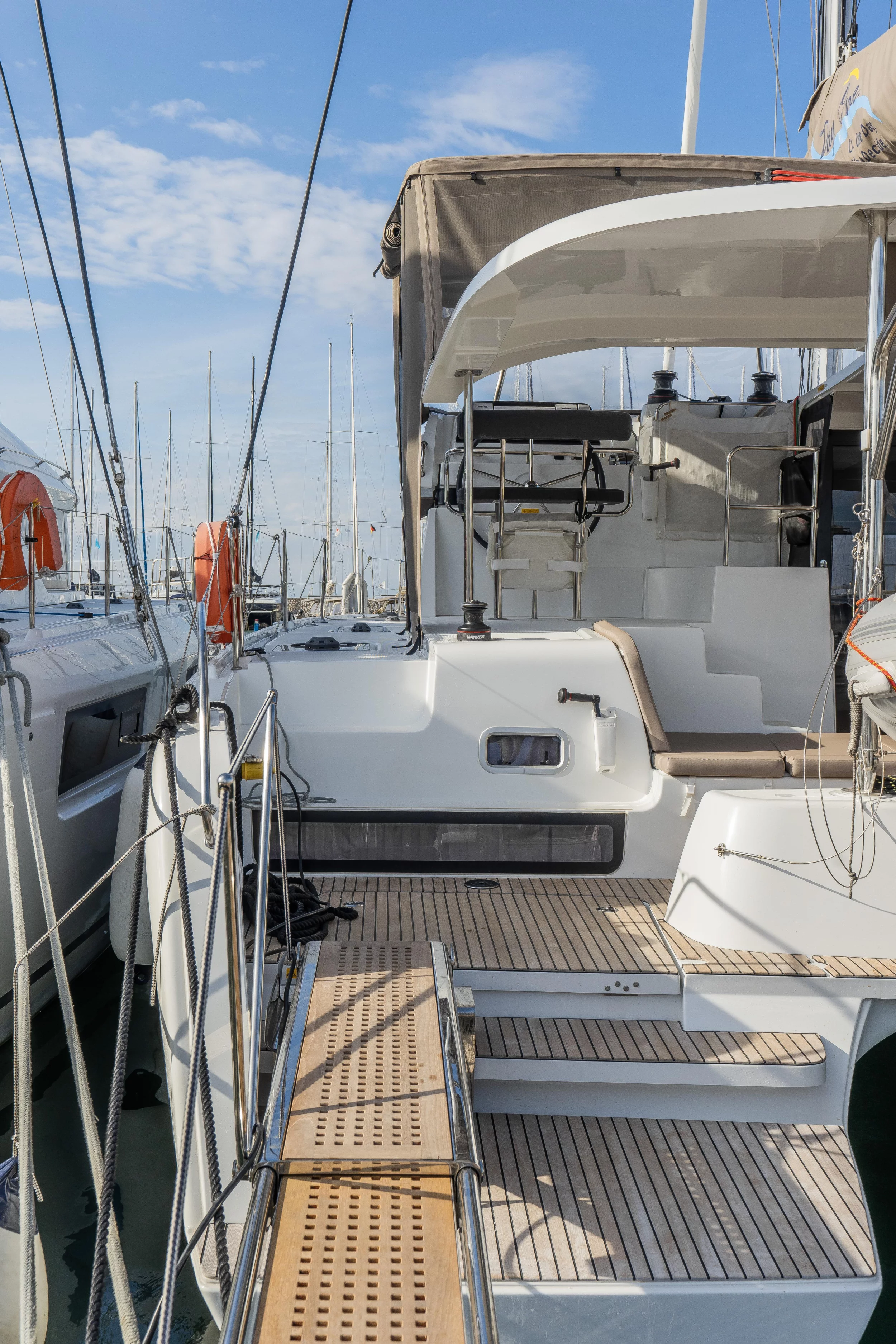 Lagoon 42 (4 dbl / 1 single ) (DAY ONE)  - 3
