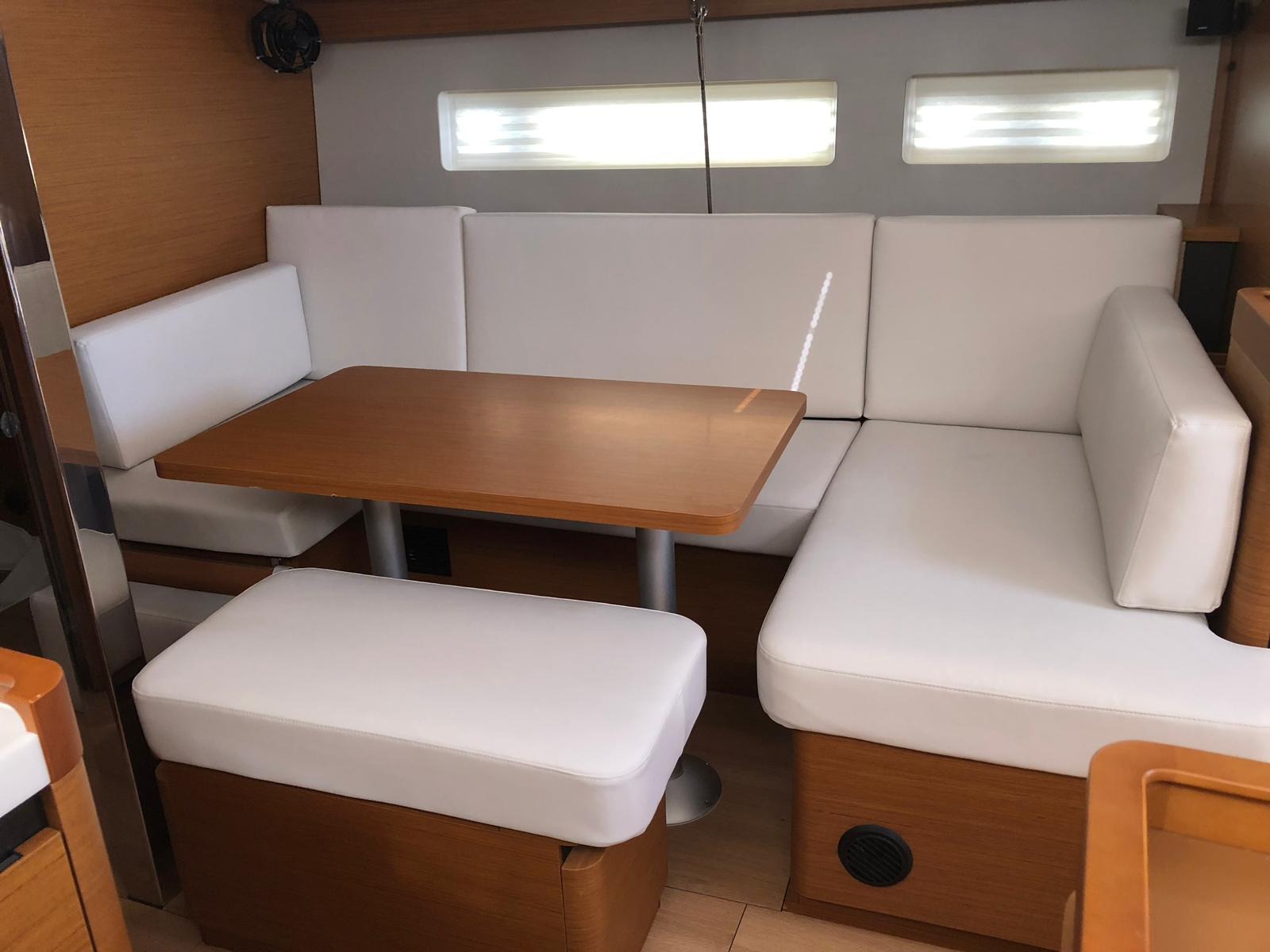 Sun Odyssey 440 — photo 3