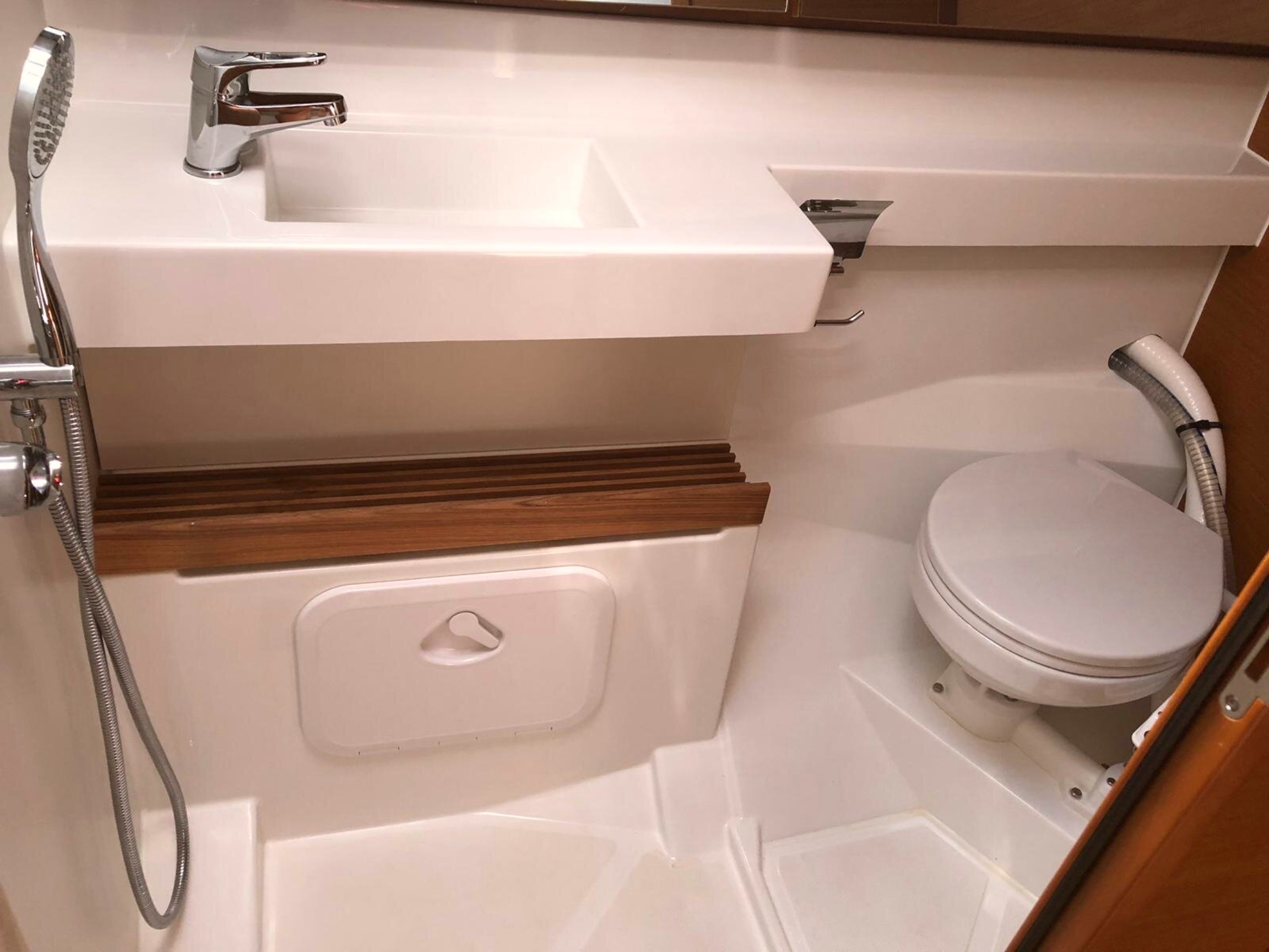 Sun Odyssey 440 — photo 6