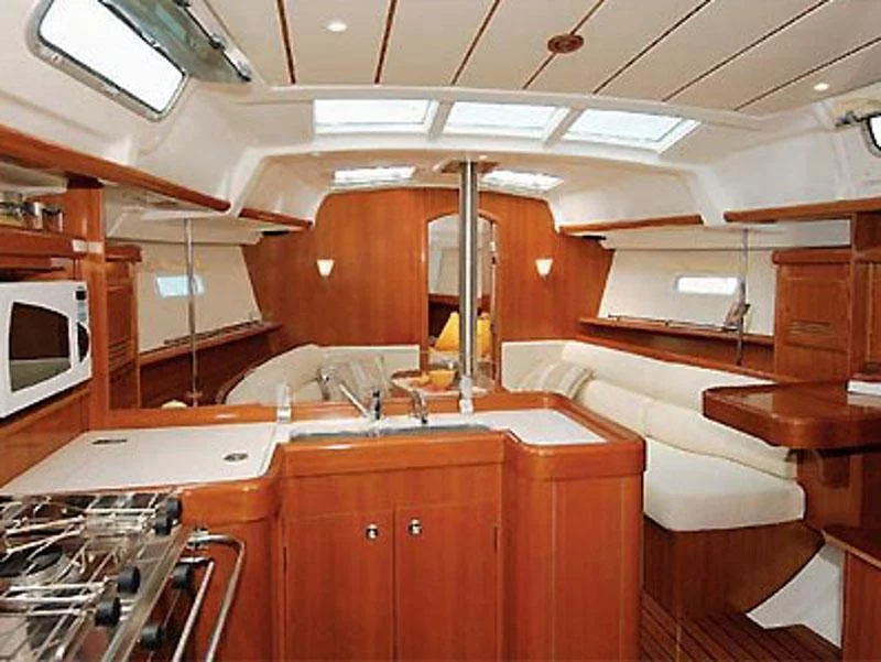 Oceanis 373 (Mirfak) Interior image - 2