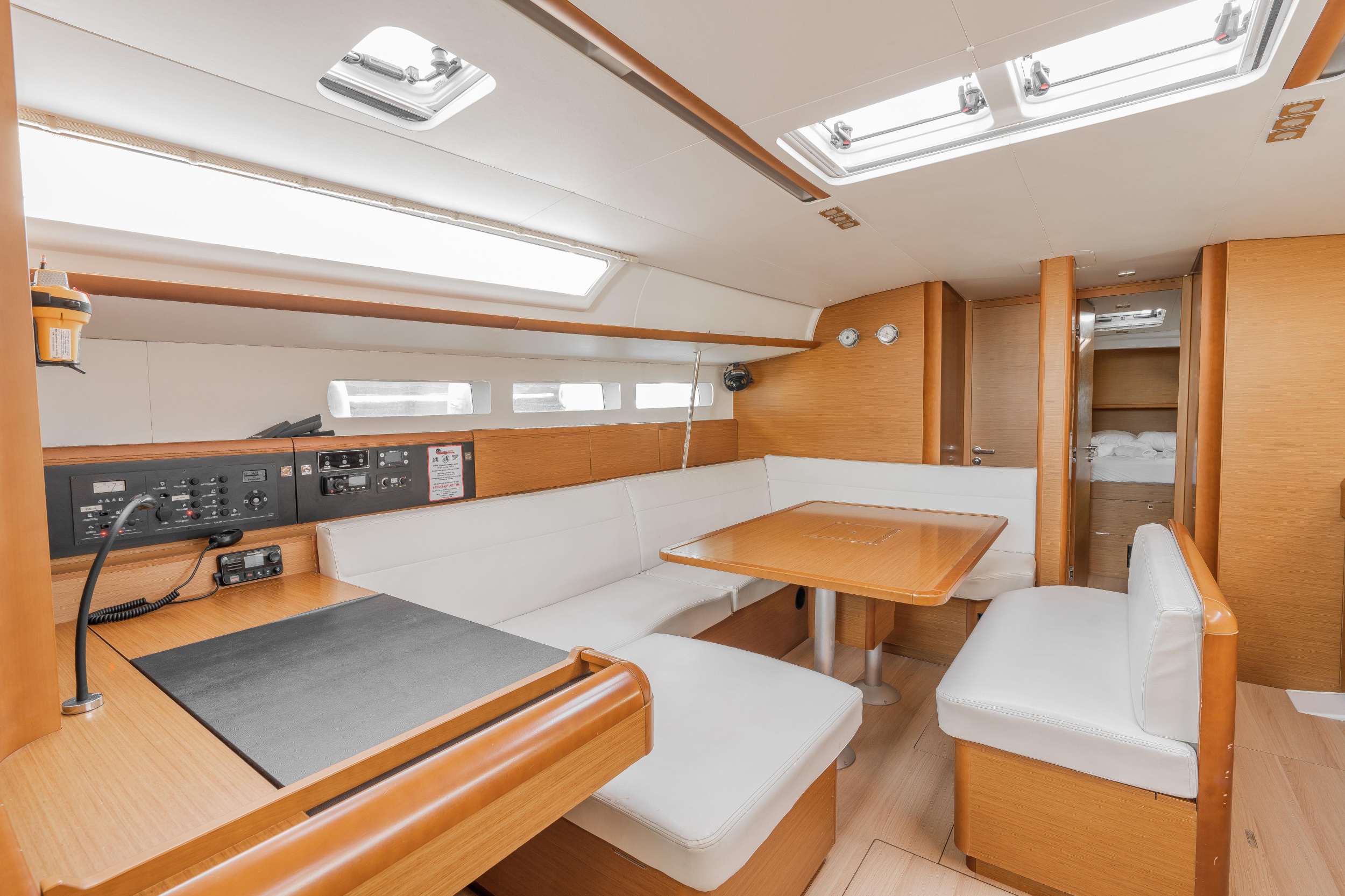 Photo #3 - Sun Odyssey 519 - 5 cabs (PERRO BLANCO) in Skopelos - 7199