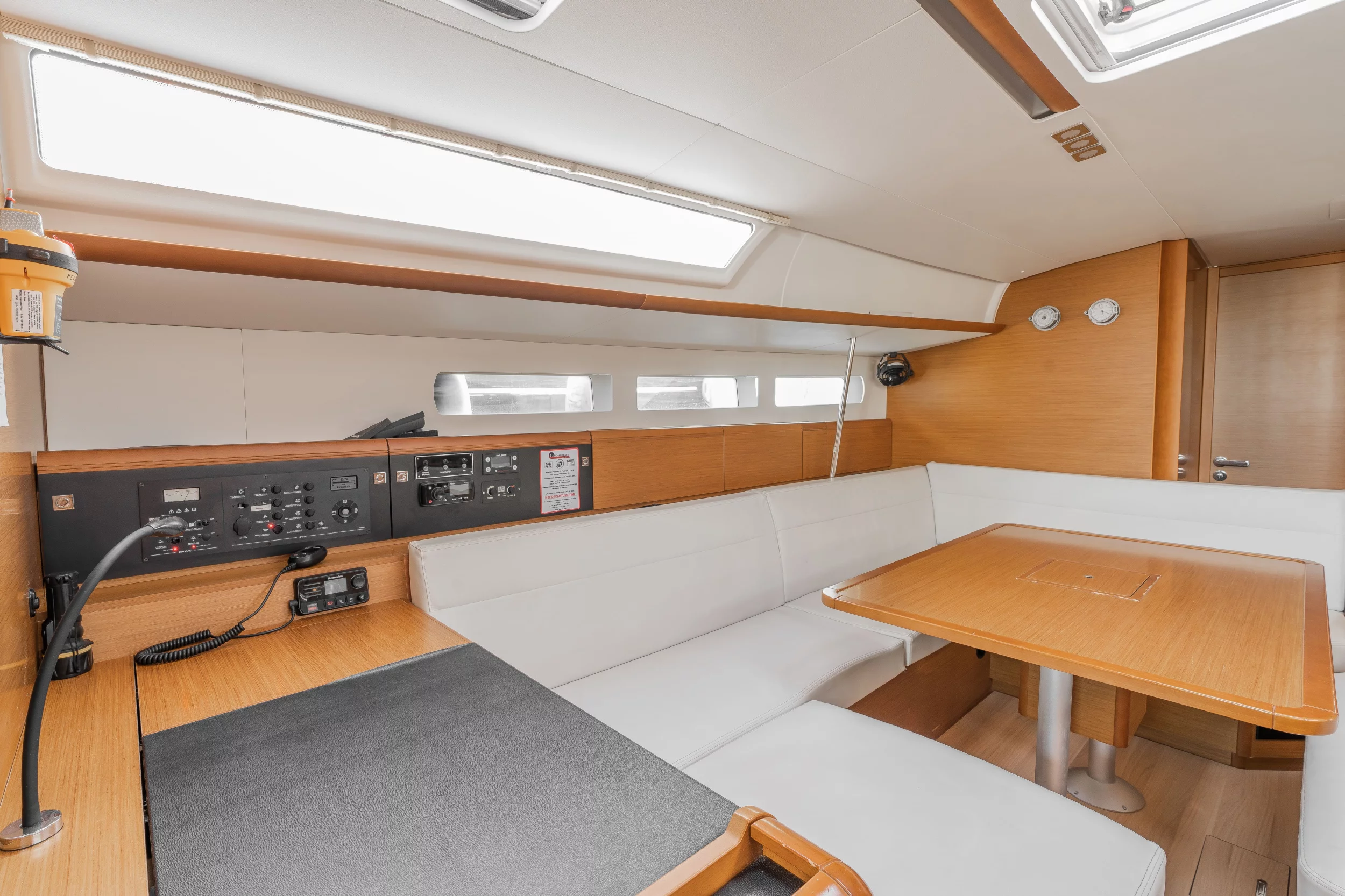 Sun Odyssey 519 - 5 cabs (PERRO BLANCO)  - 13