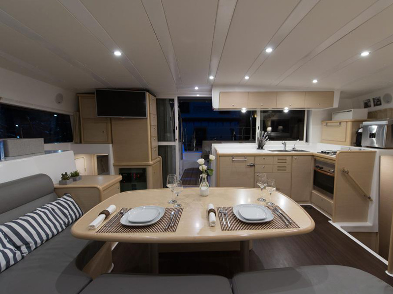 Photo #3 - Lagoon 421 (Nirvana AC Watermaker Gen + elegant pack refit 2022) en Lefkada - 24186