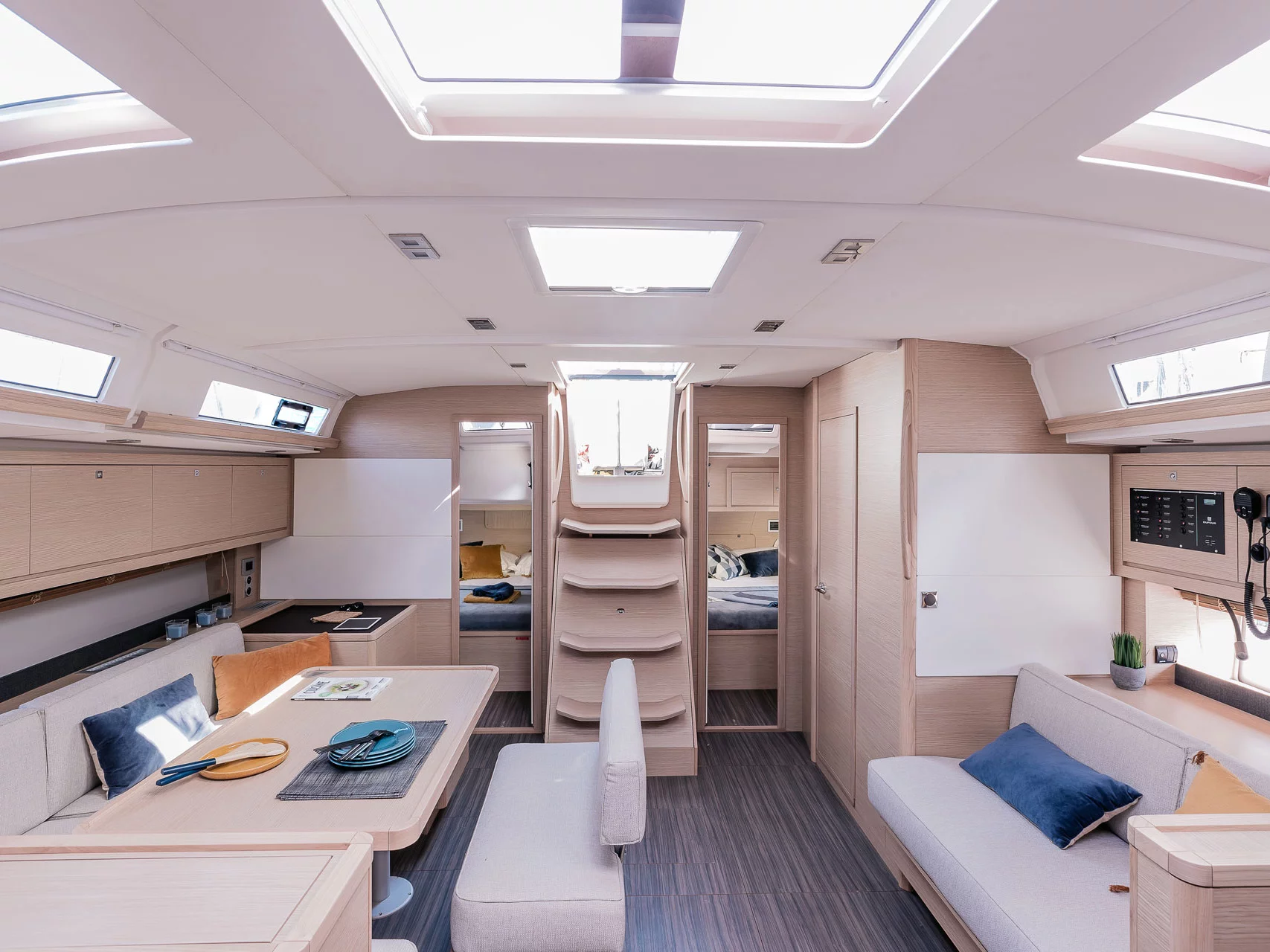 Dufour 470 (Luna) Interior image - 2