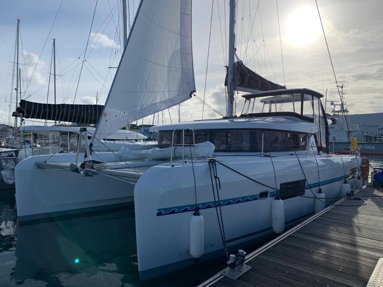 Photo #4 - Lagoon 42 (Varuna) en Palma - 25266