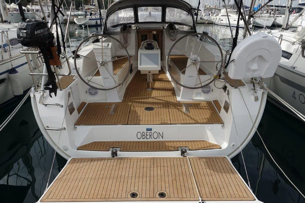 Bavaria Cruiser 41 (Oberon)  - 9