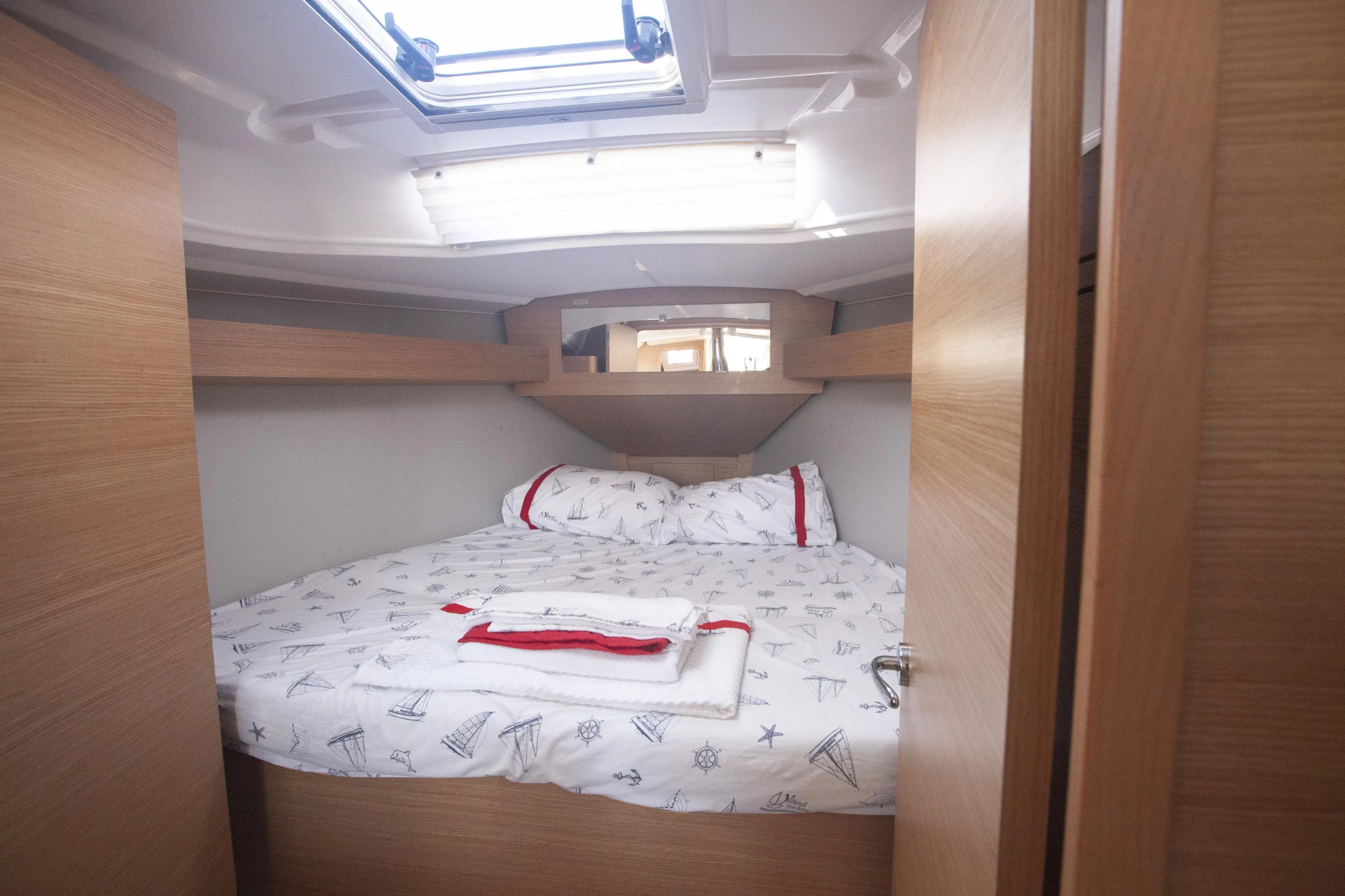 Dufour 360 GL (Nautilus) Front Cabin - 8