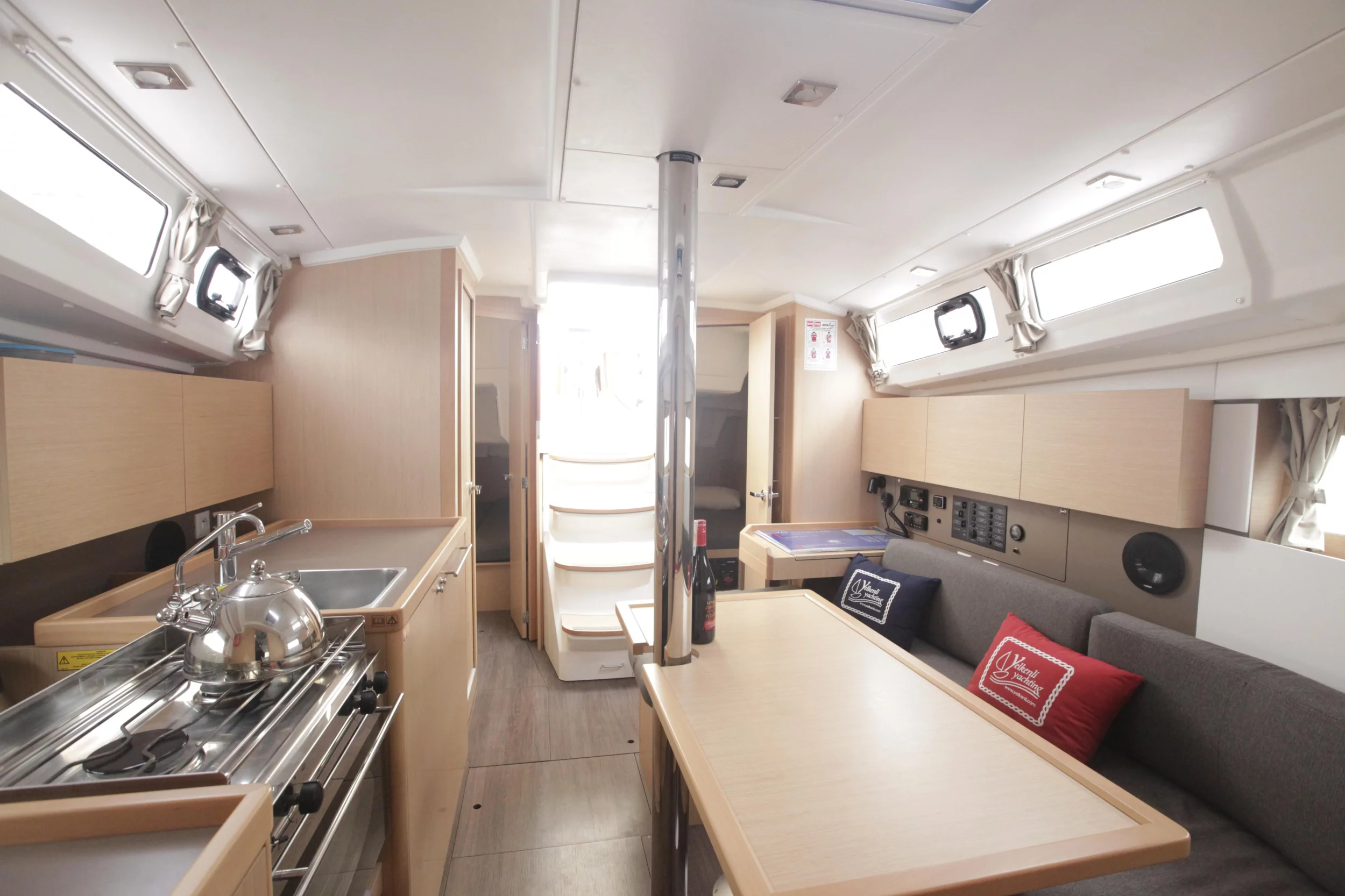 Oceanis 35 (Minta) Saloon - 3