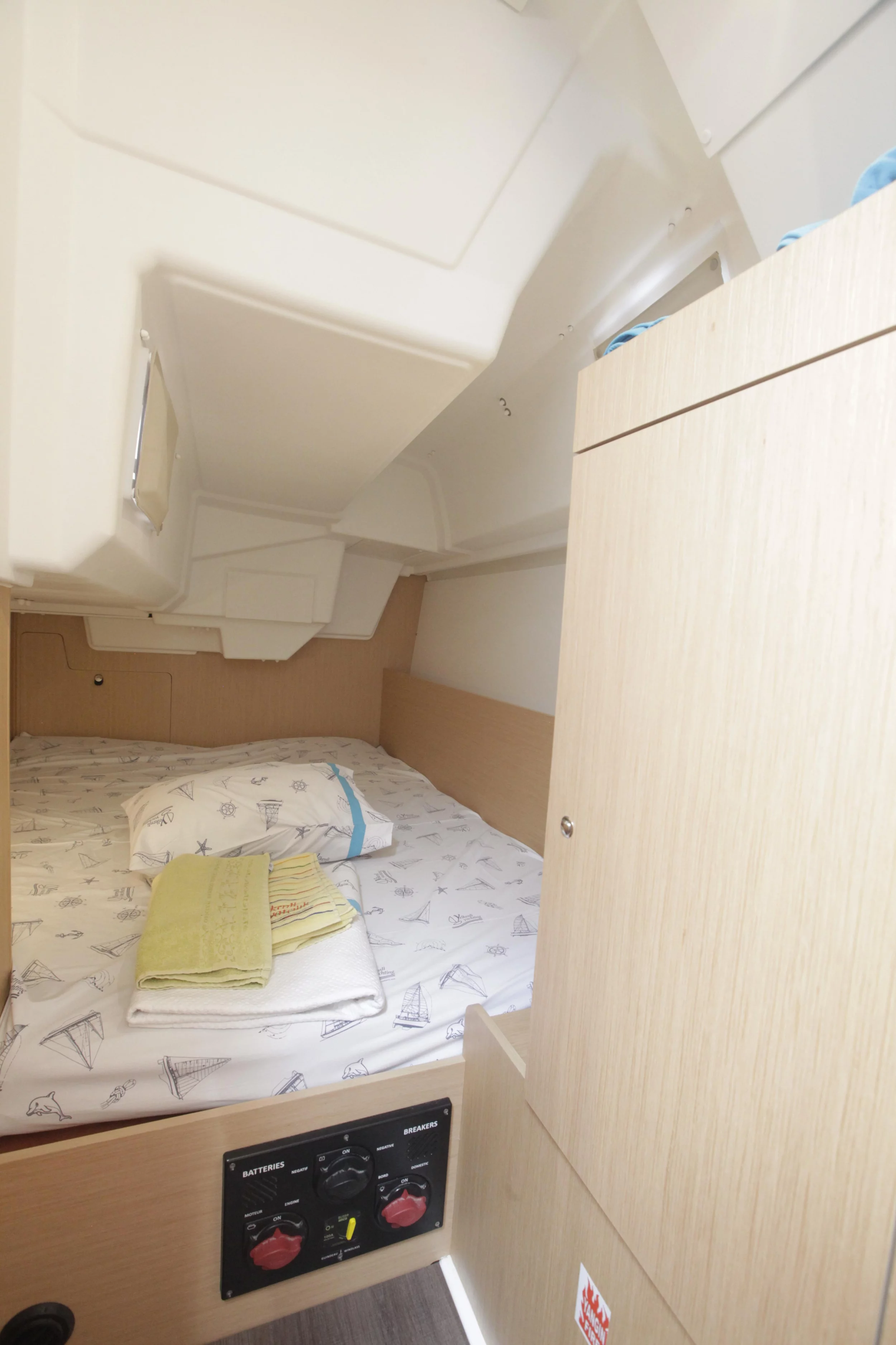Oceanis 35 (Minta) Aft Cabin (port side) - 12