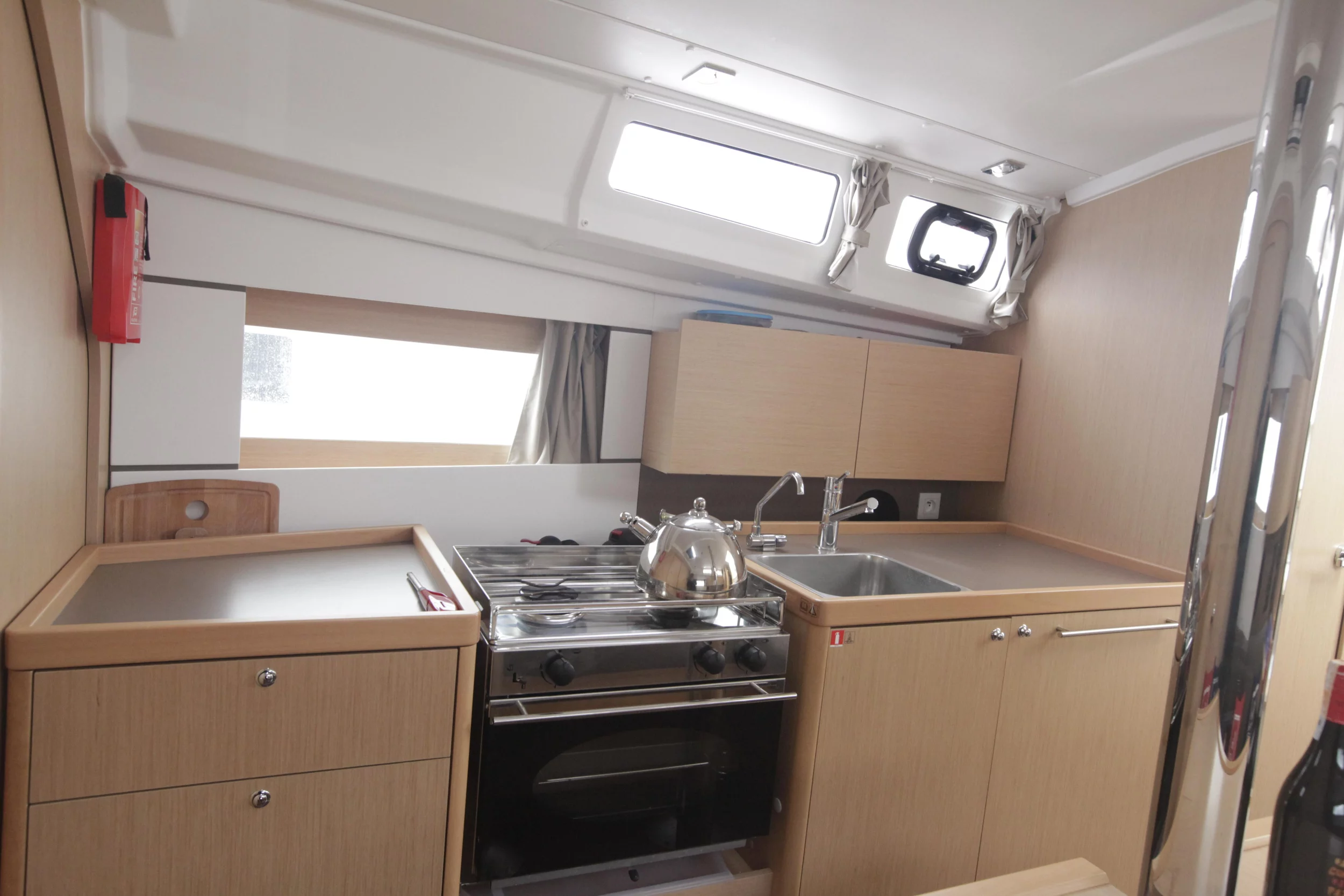 Oceanis 35 (Minta) Galley - 6