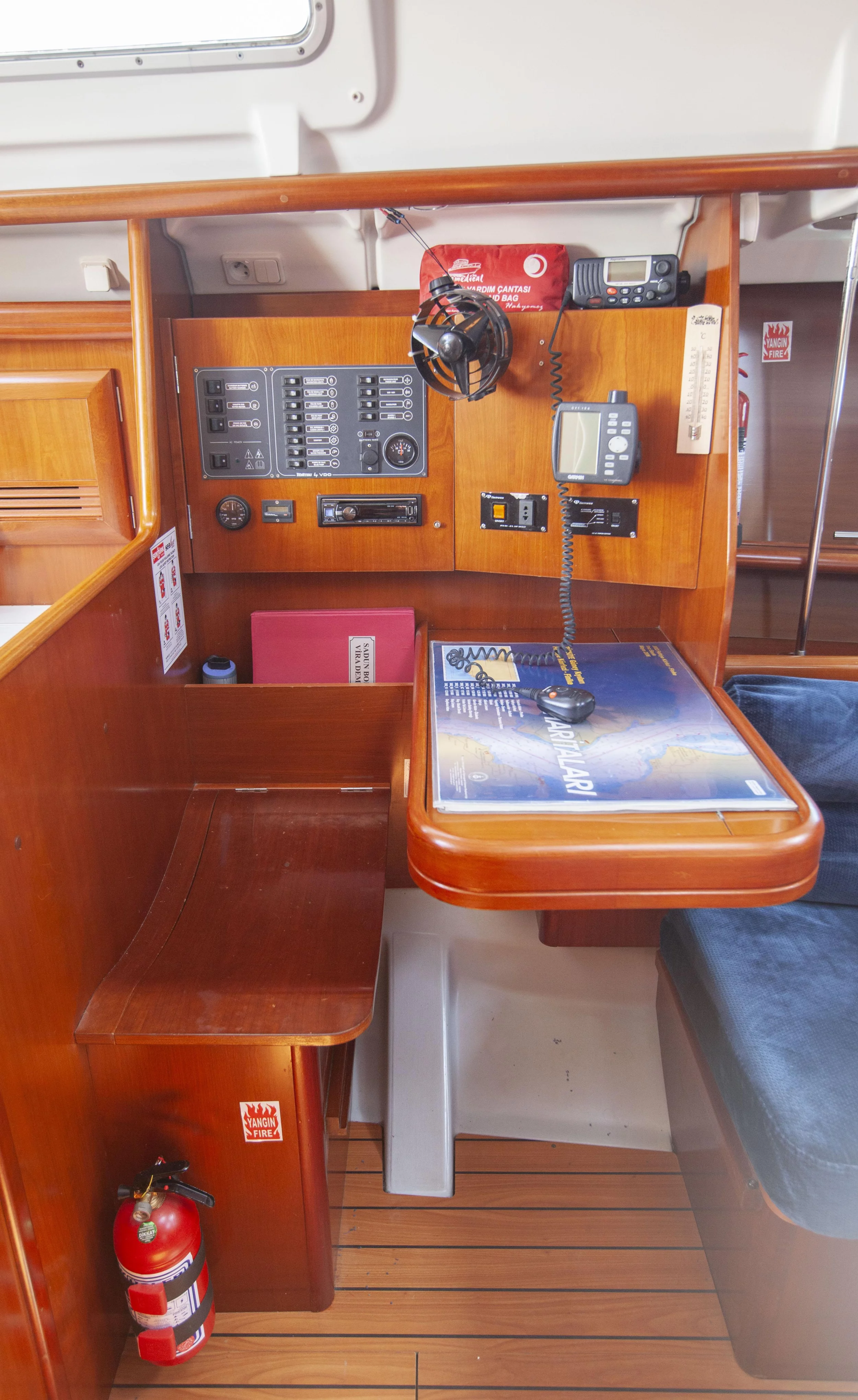 Oceanis 373 (Liberte) Chart Table - 12