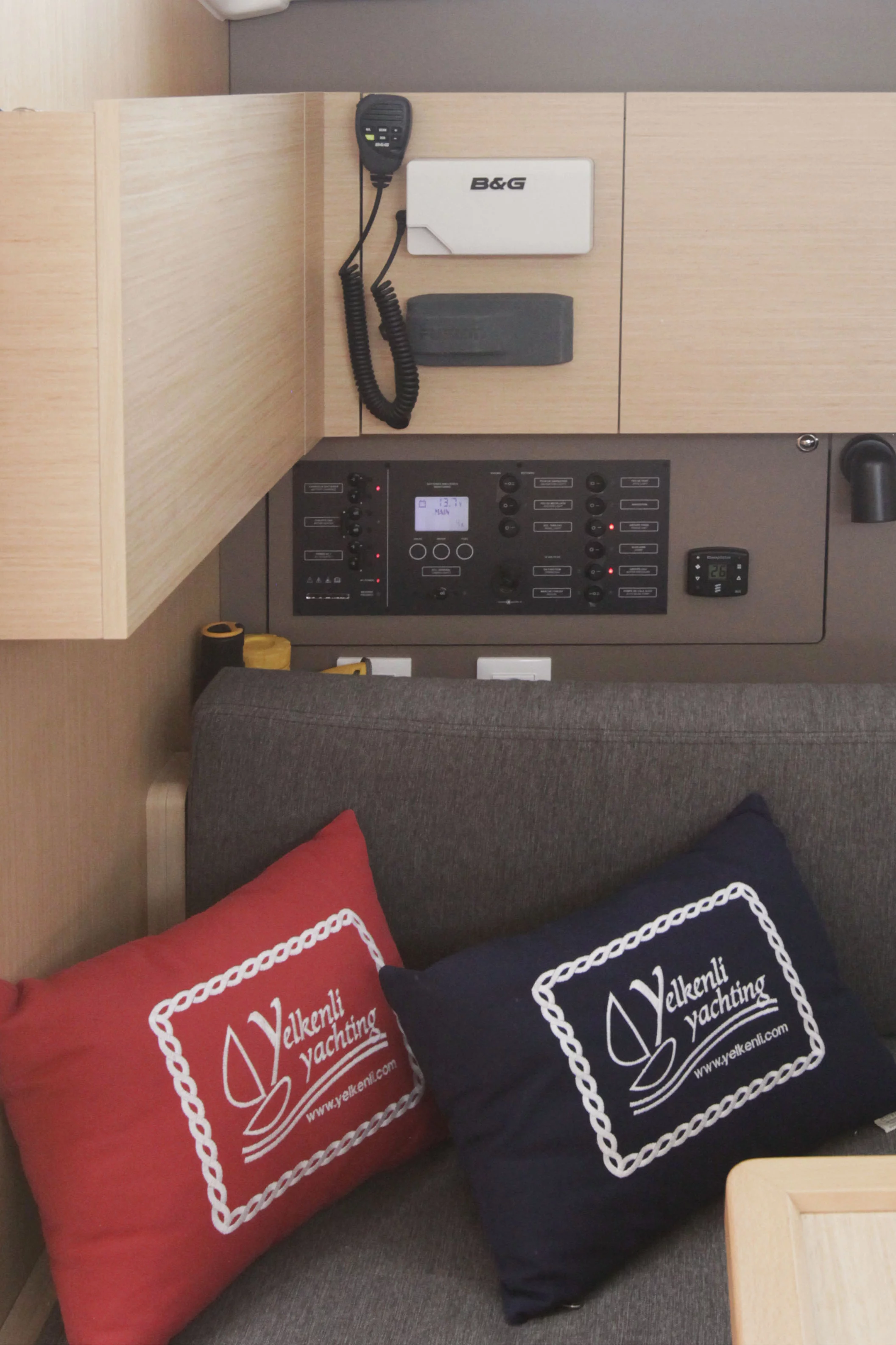 Oceanis 38.1 (Missy) VHF and Controls - 9