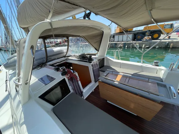 Photo #14 - Oceanis 41.1 (Black Lion) en Lefkada - 63745