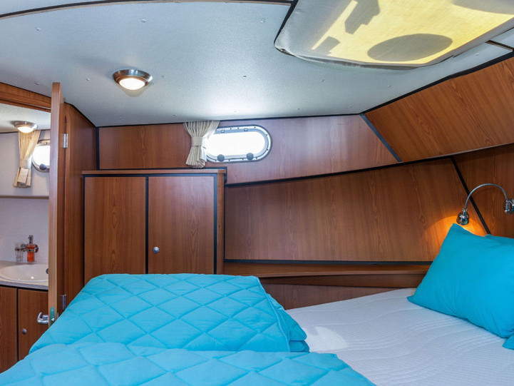 Photo #3 - Cruiser Premium Steel 4/6 pers (349GS-5) in Joigny. - 5085